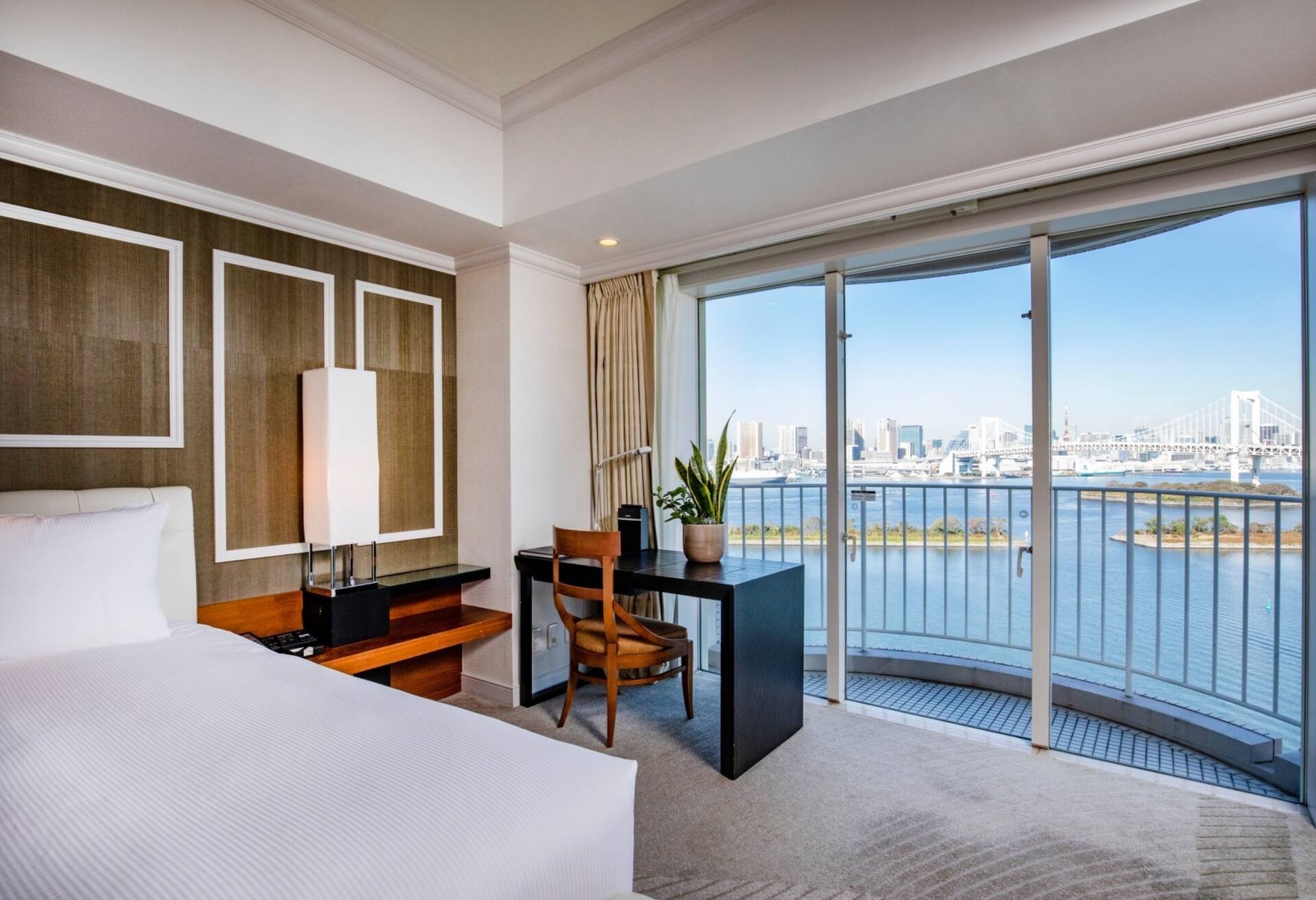 King One Bedroom Suite photo 2