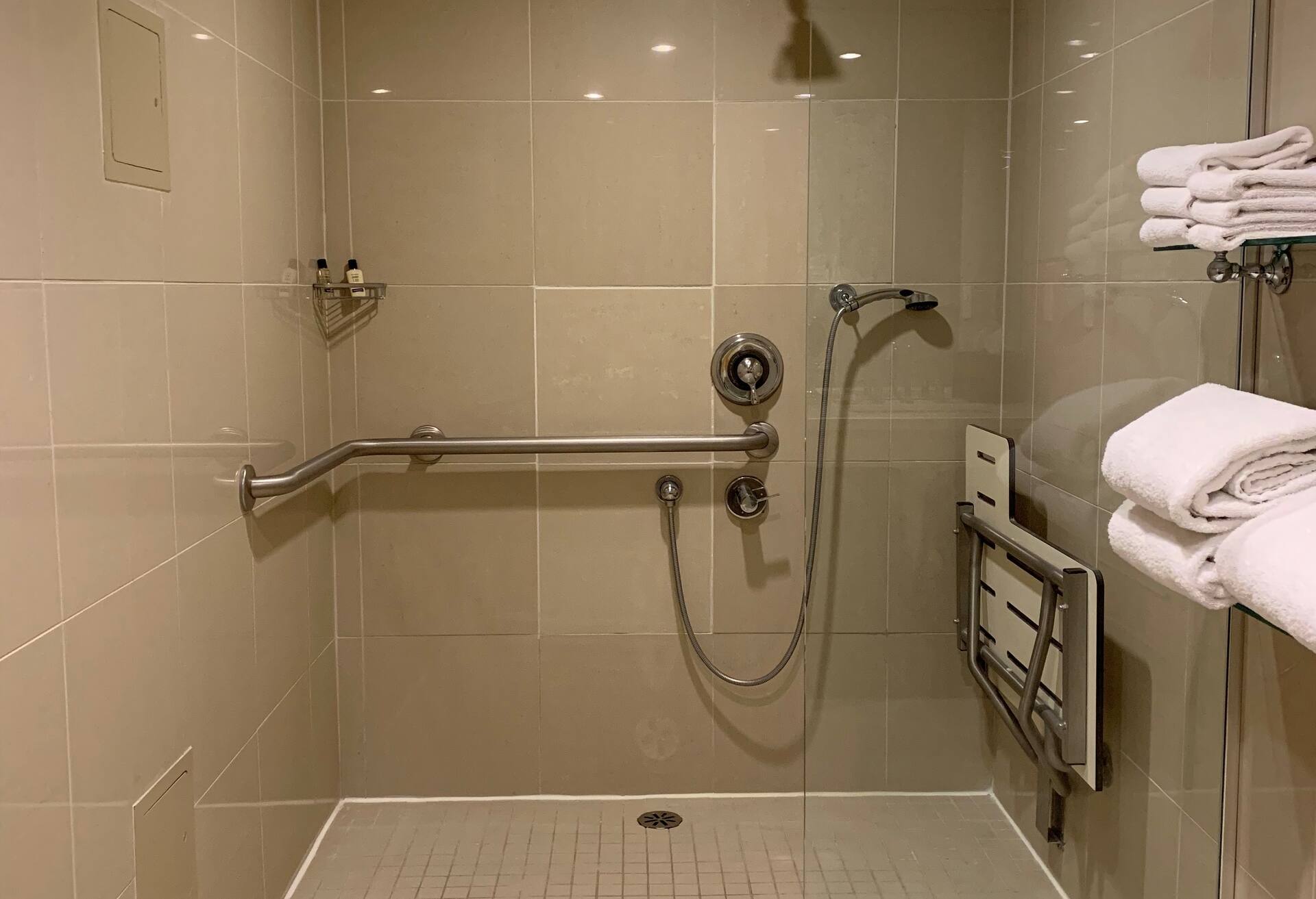 Deluxe Room, 1 King Bed, Accessible, Non Smoking (Hearing Impaired)