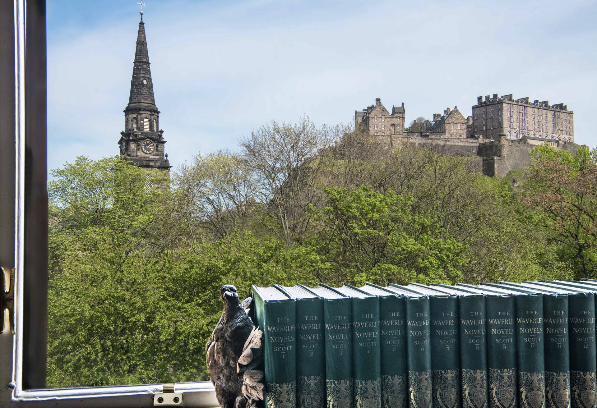 Sir Walter Scott Suite with Castle View photo 3