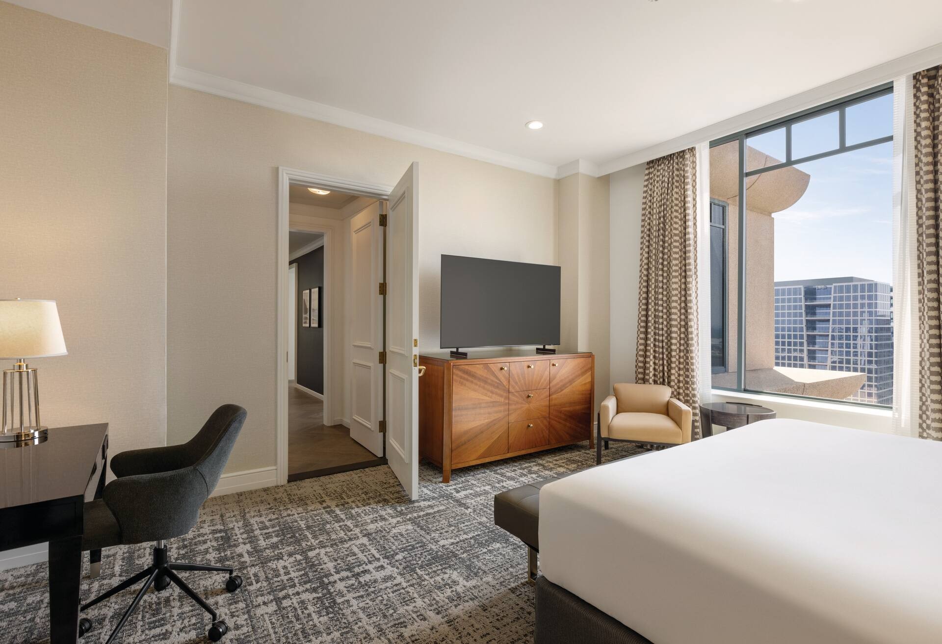 Grand Signia Suite 1 King Bed 1 Bedroom