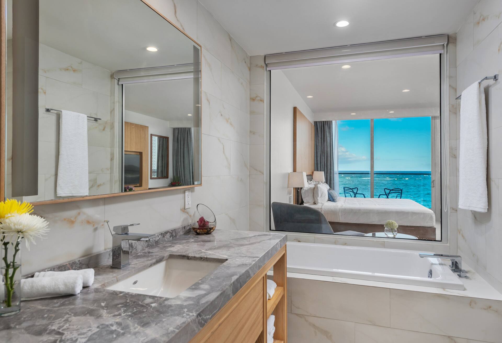 Oceanfront View King Room photo 2