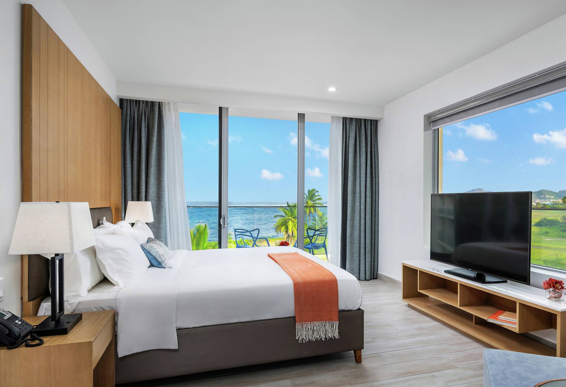 Oceanfront View King Room photo 1