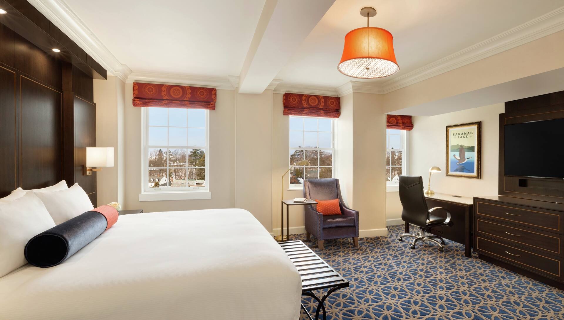 1 King Bed Deluxe Main Bldg
