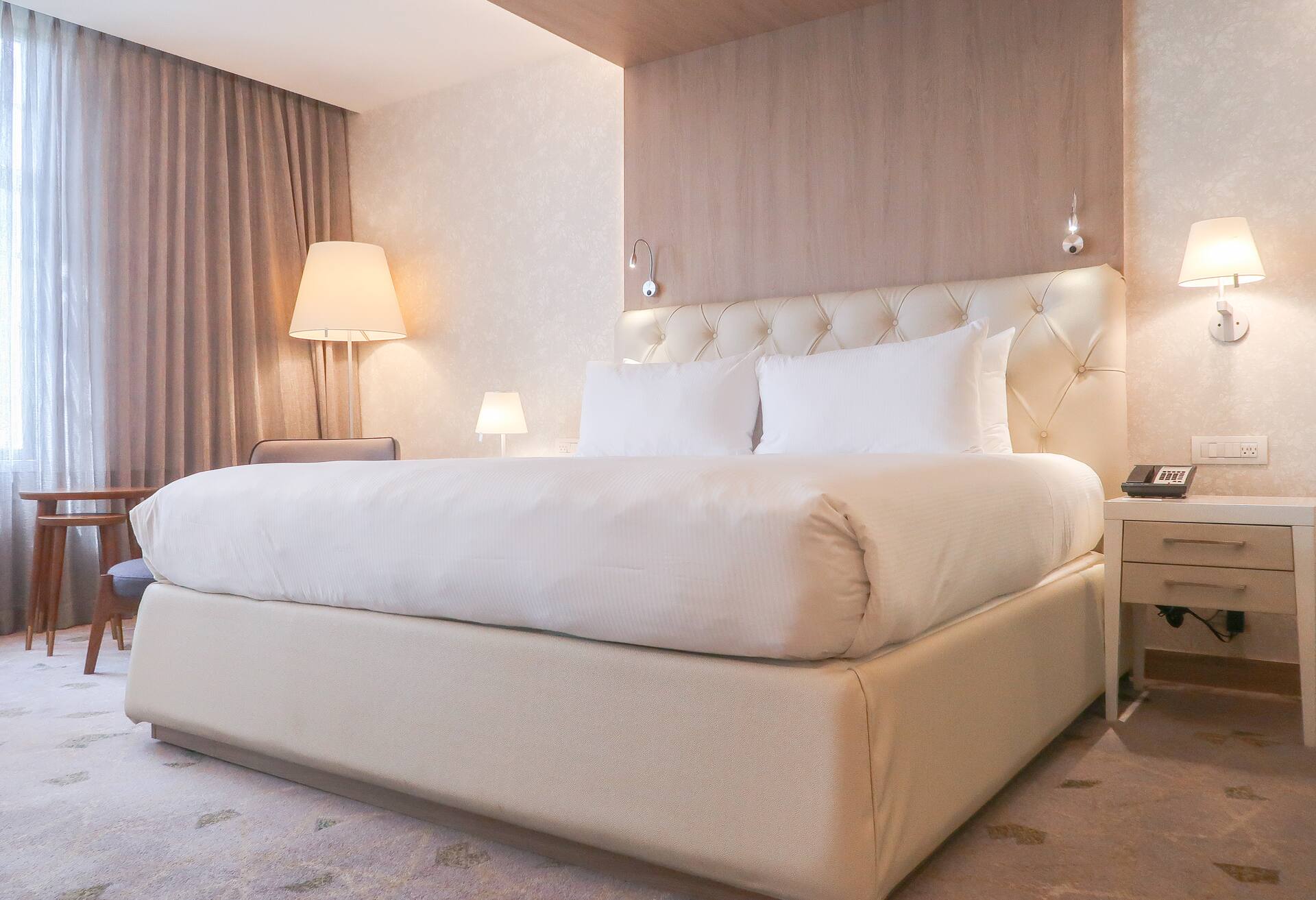 1 King Bed