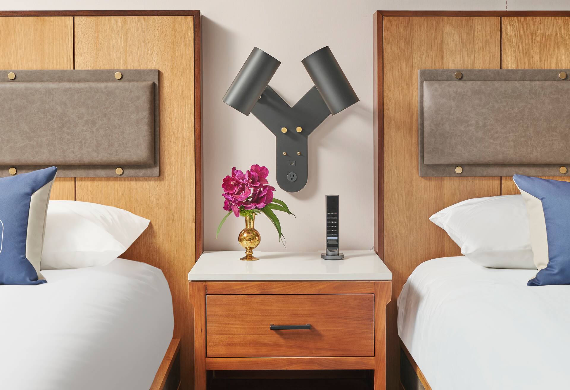 2 Queen Beds