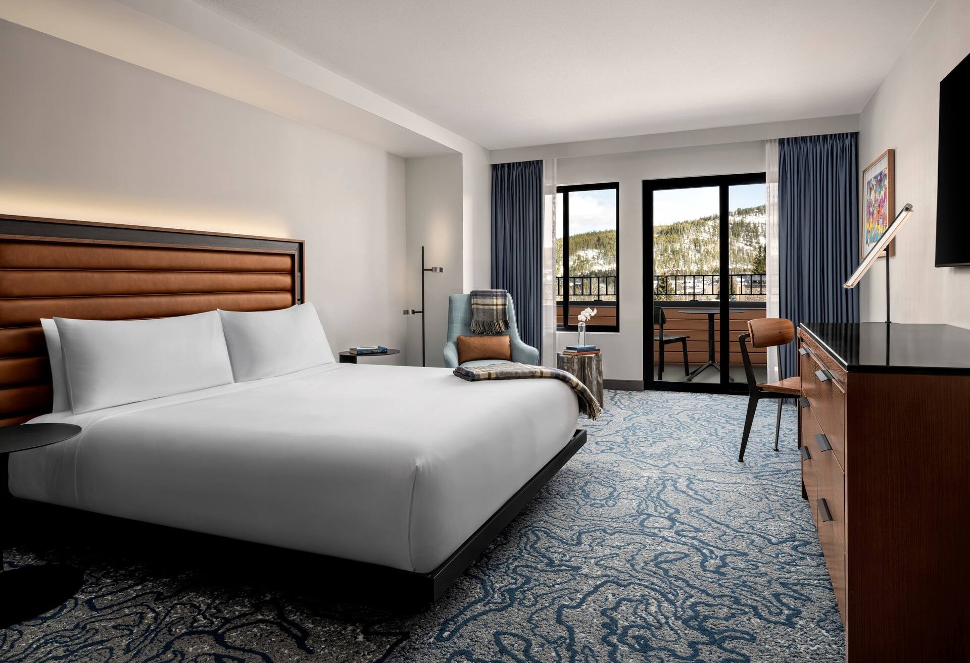 1 King Bed