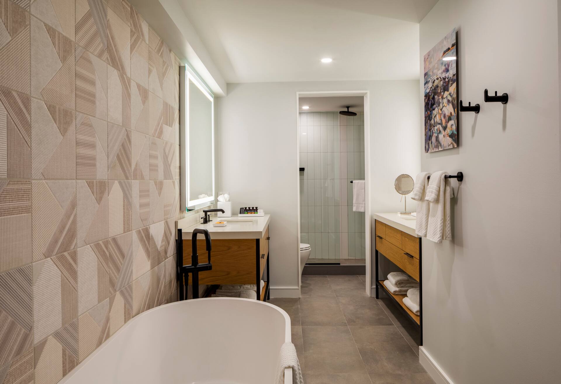 Presidential One-bdrm 1 King Waterfront Suite thumbnail 6