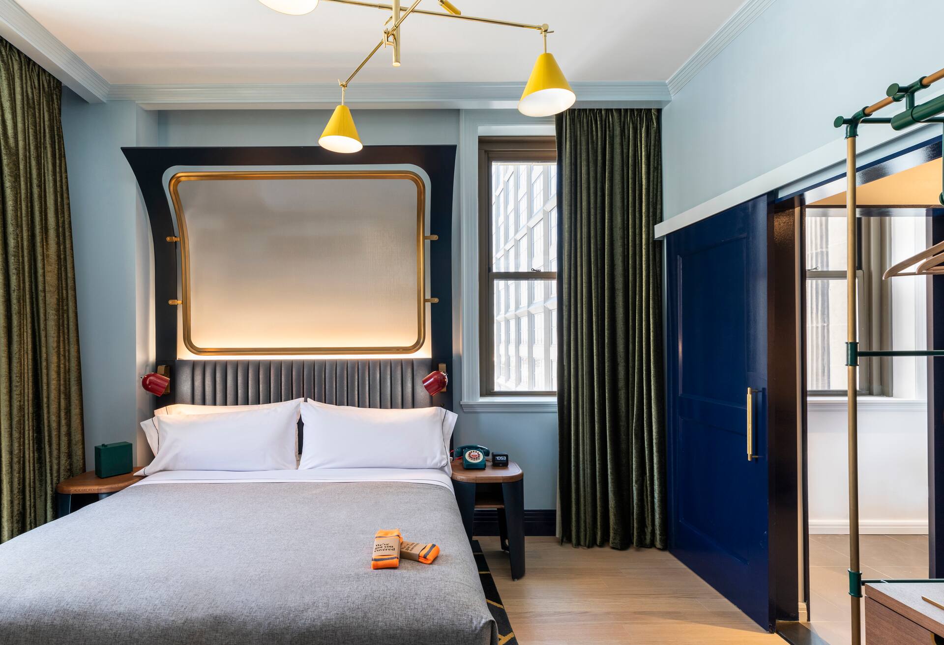 1 King Bed One Bedroom Premium Suite