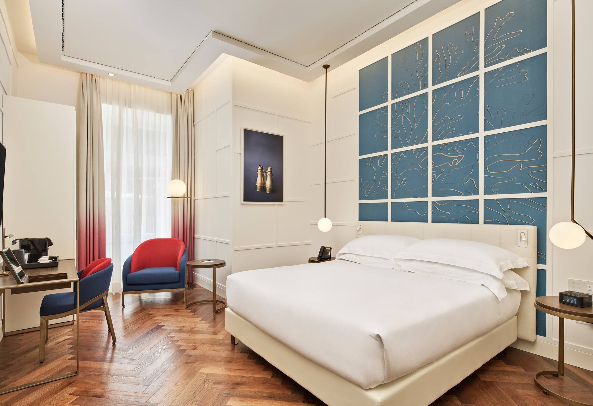King Superior Guest Room thumbnail 6