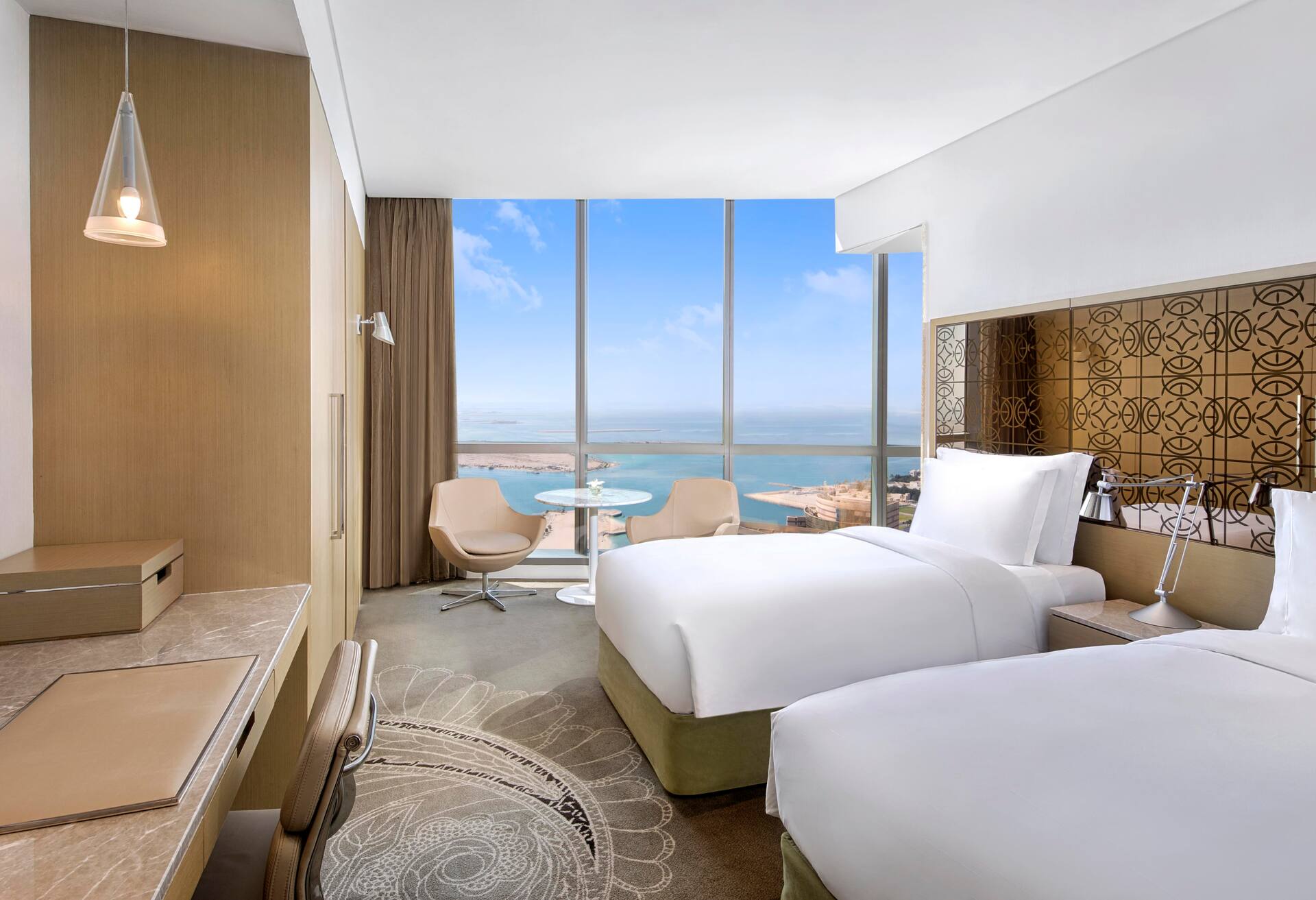 Twin Club Room - Level 45 — photo 4
