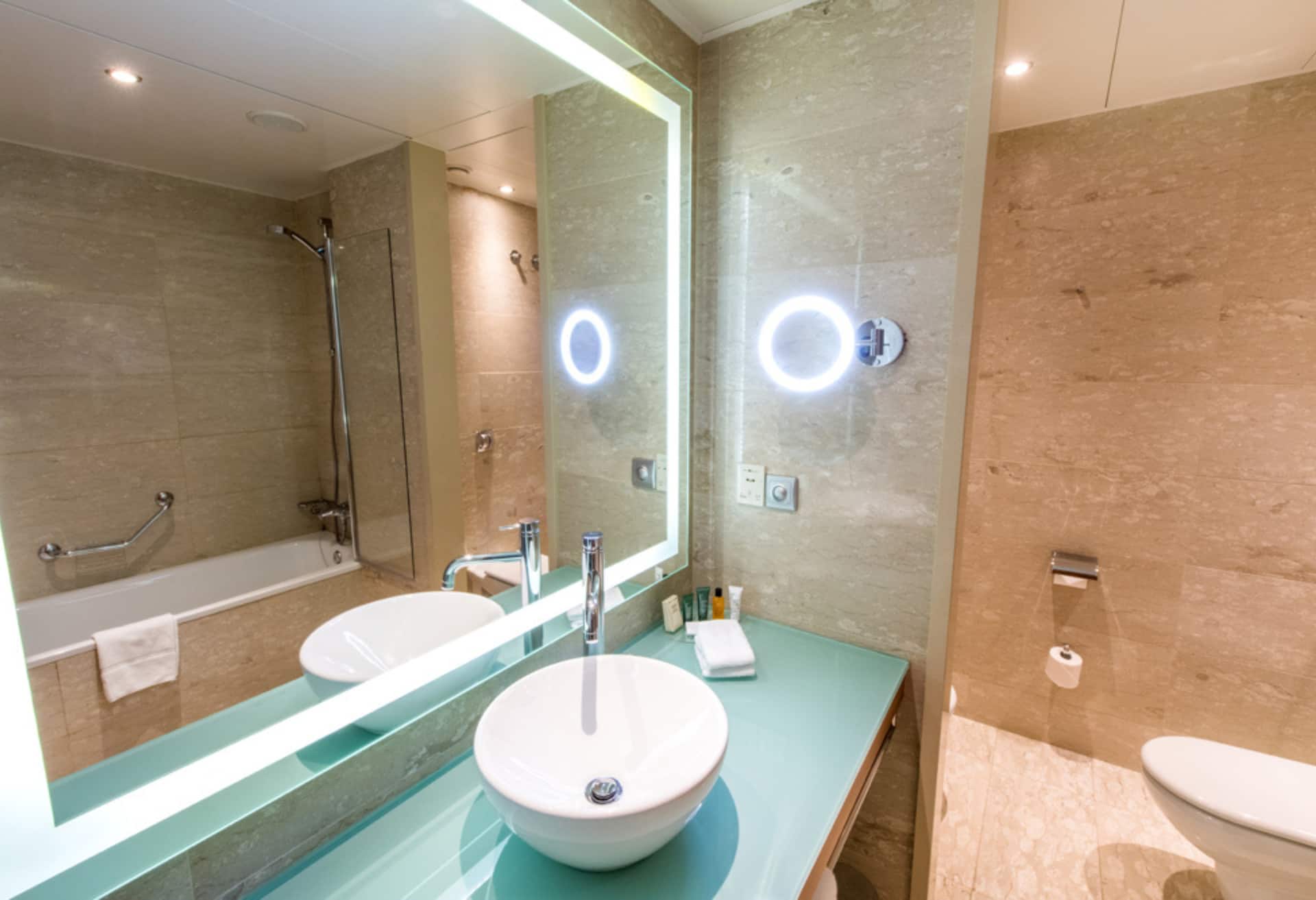 King Sea View Room thumbnail 5