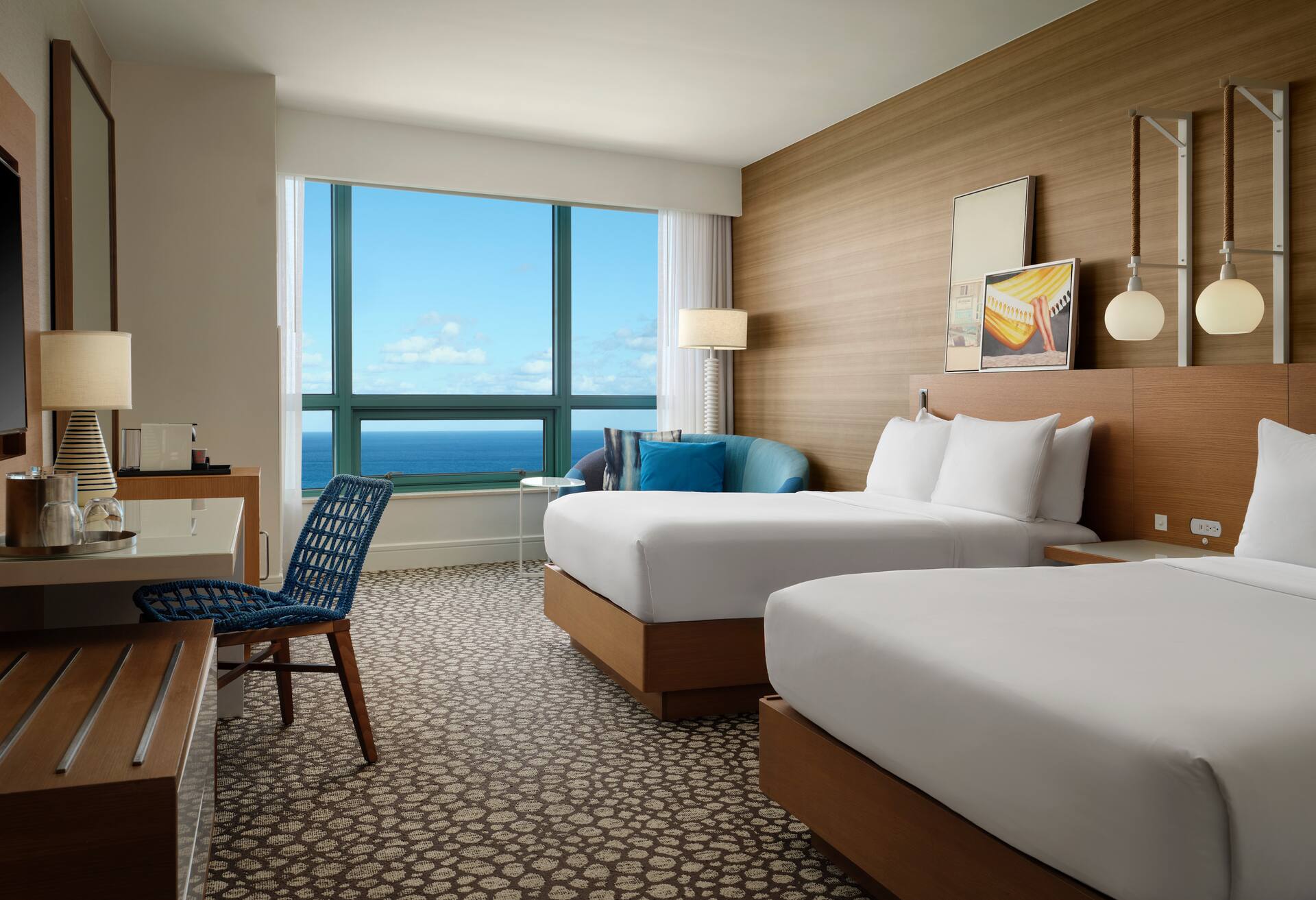 2 Double Beds Horizon Ocean View