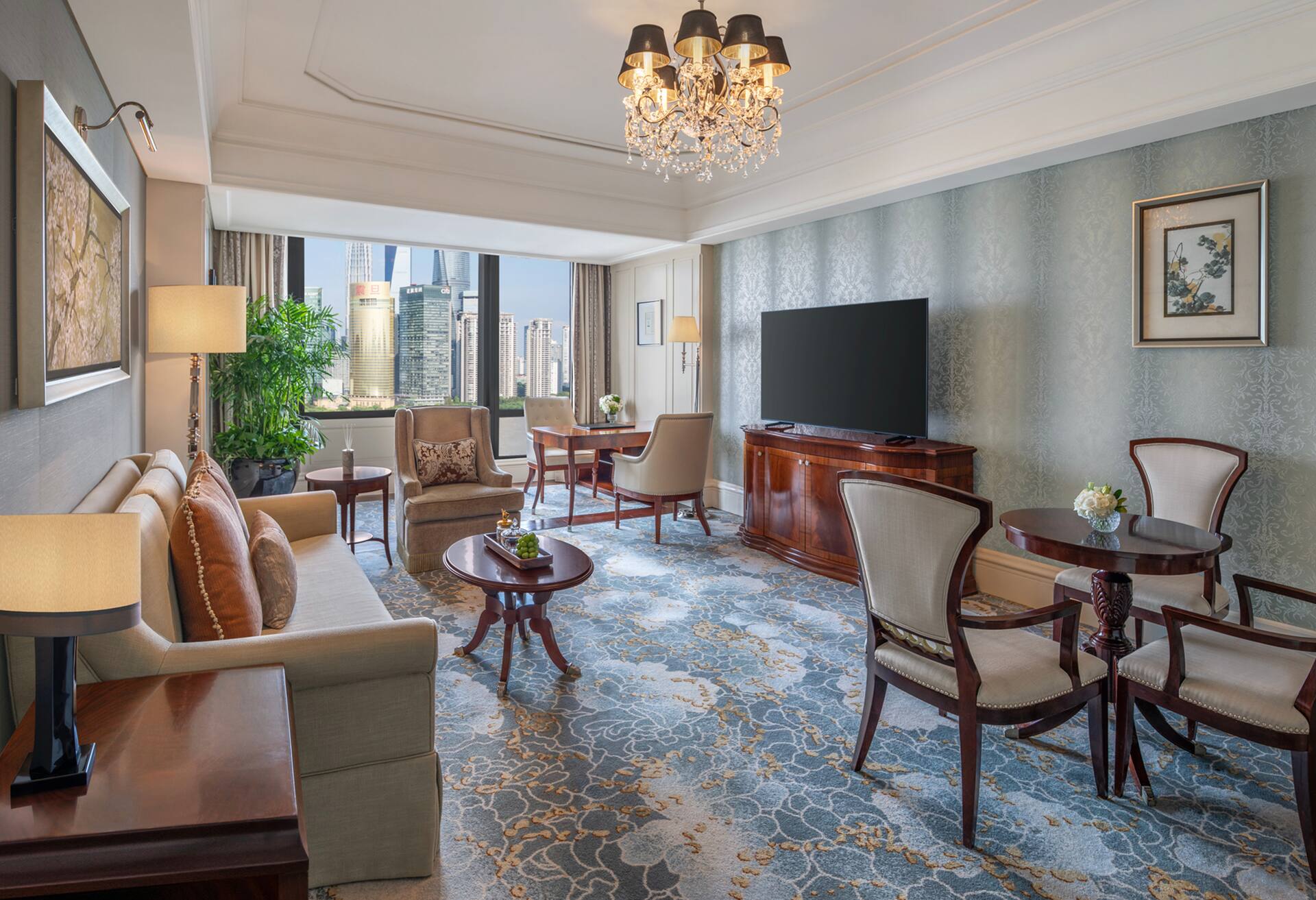 King Luxury Panorama River View Suite