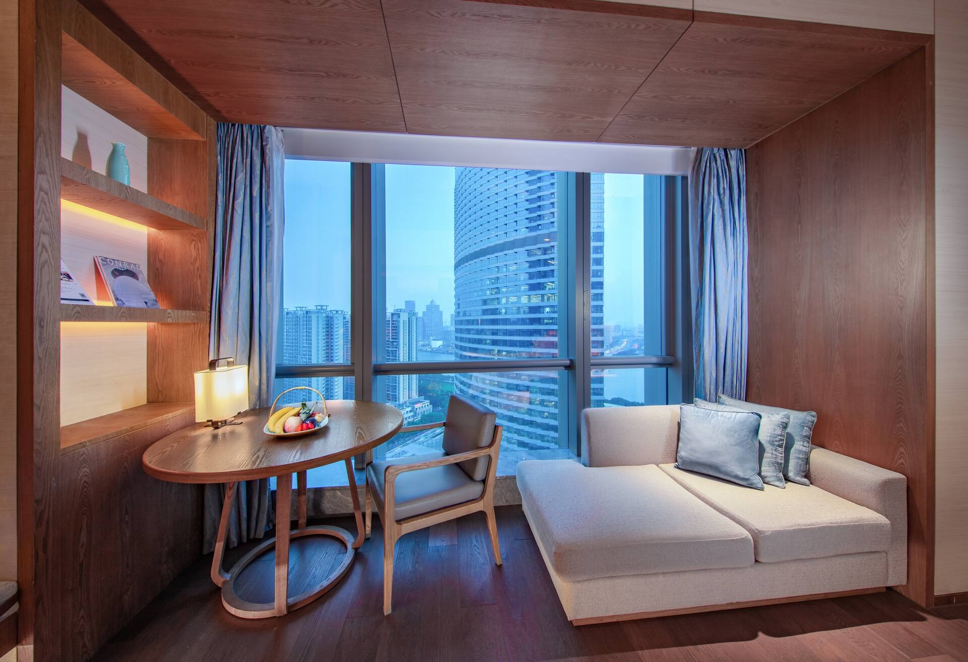 King Premier Room City View