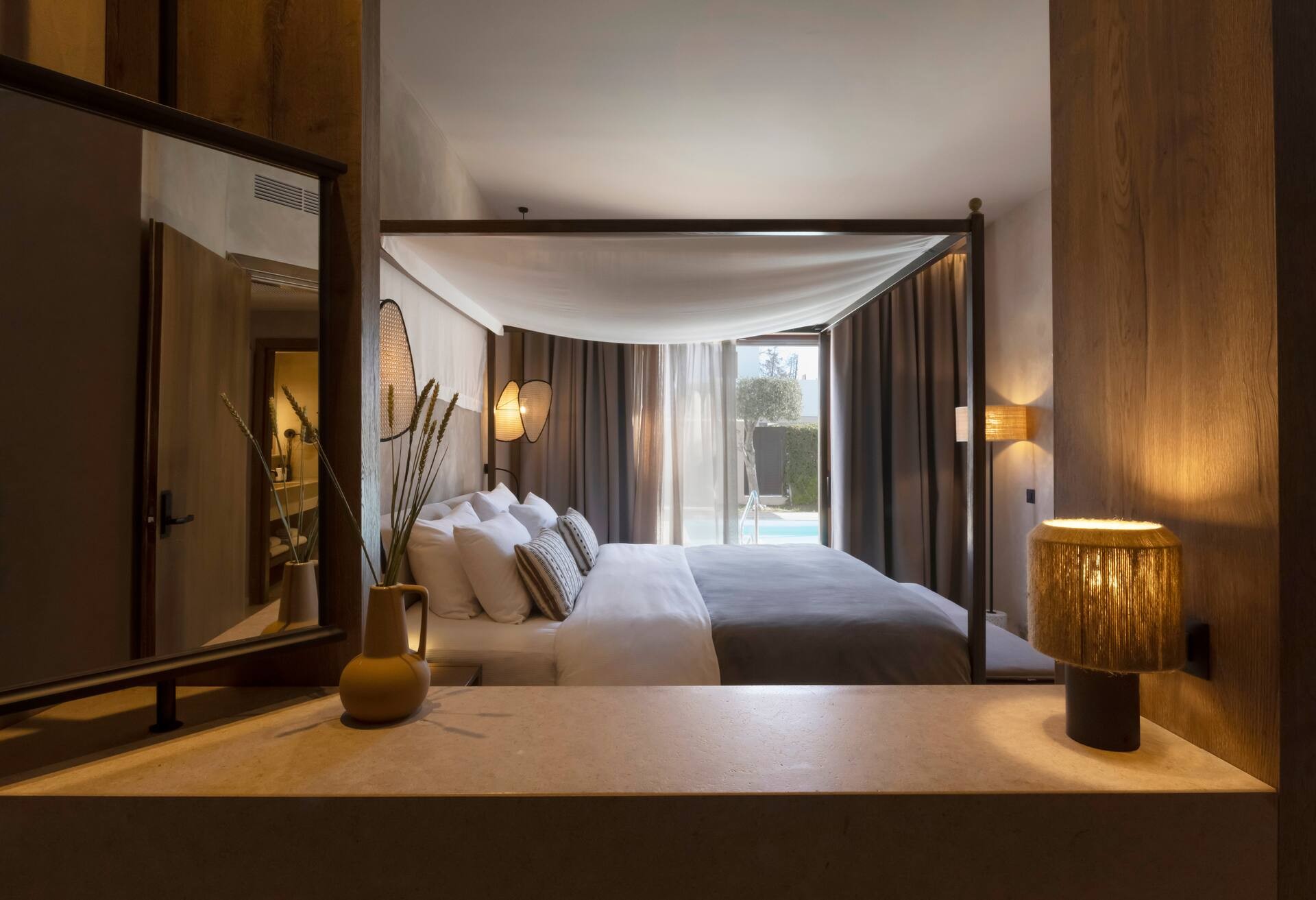 King Tropical Bungalow Suite W/ Private Pool