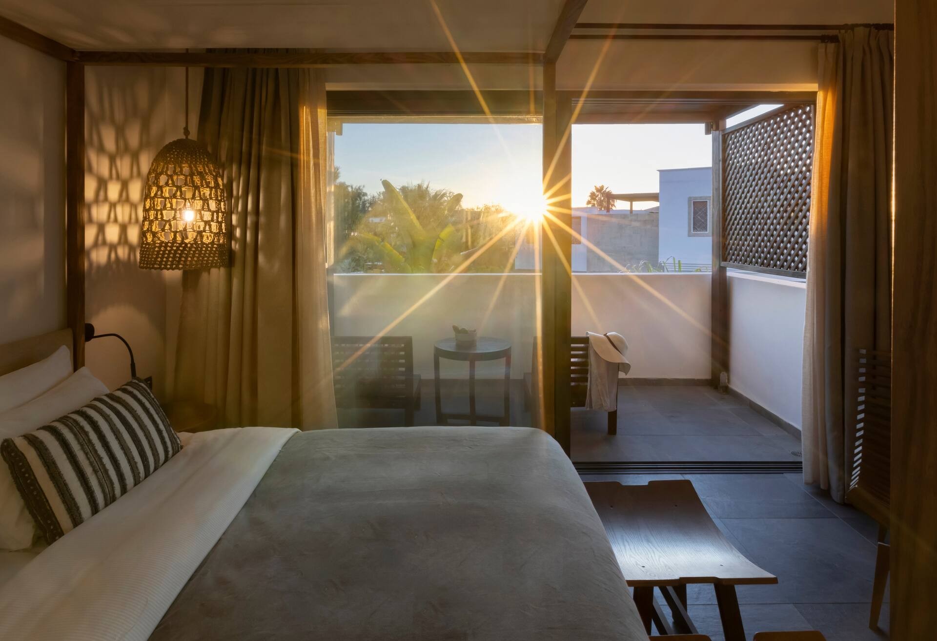 King Tropical Zen Bungalow Suite