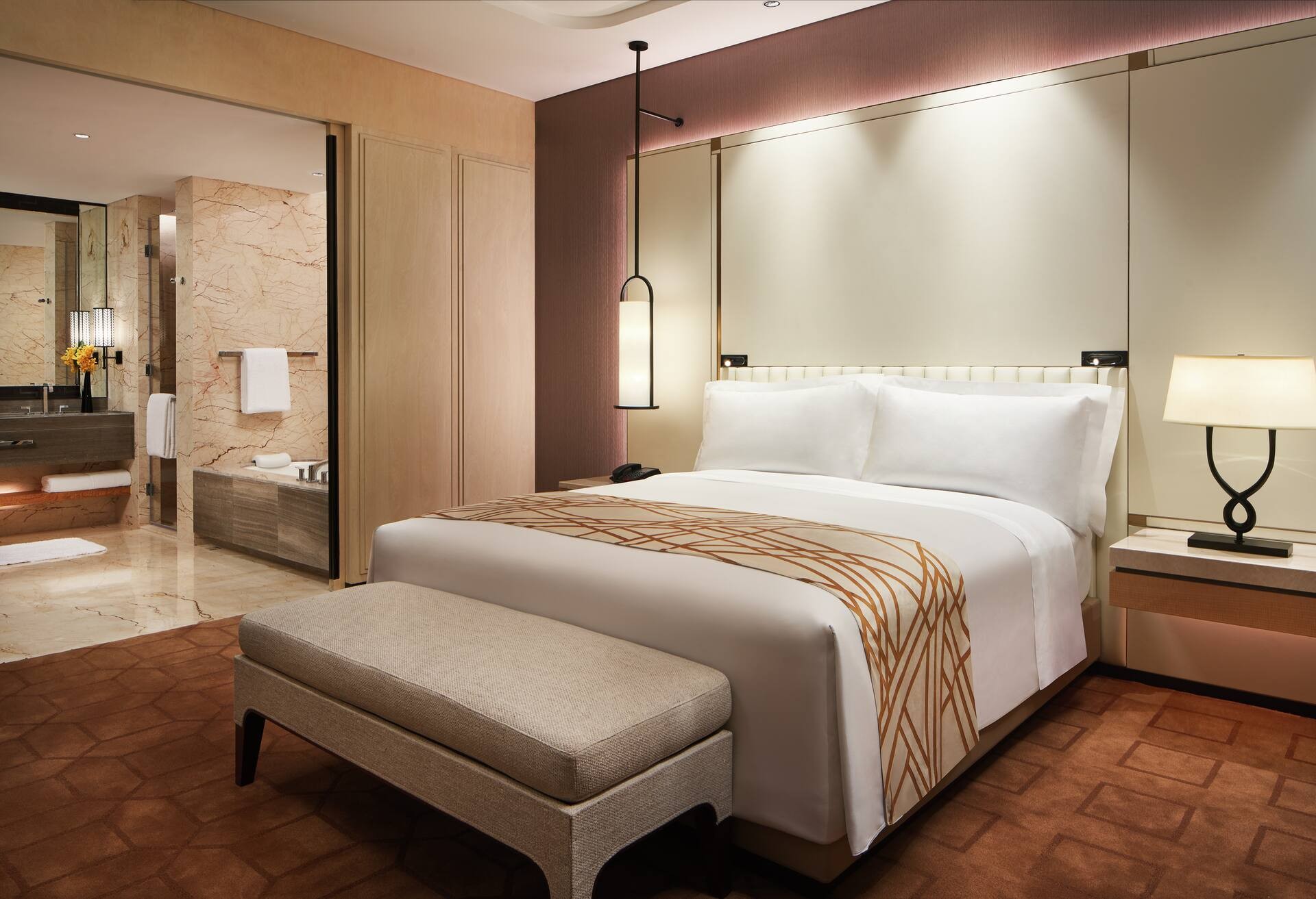 King Deluxe Suite photo 2