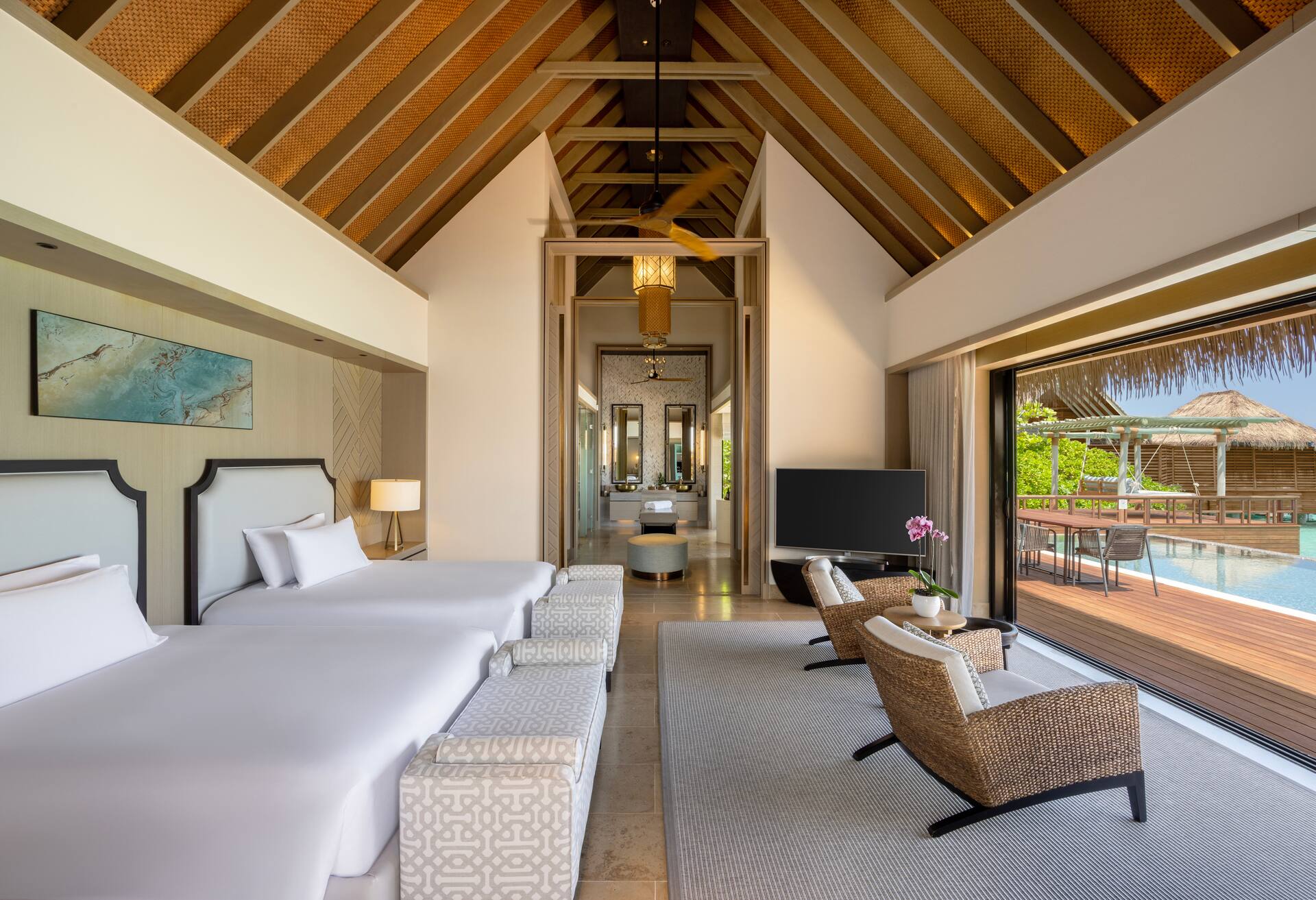 Two Queen Bedded Grand Reef Villa With Pool