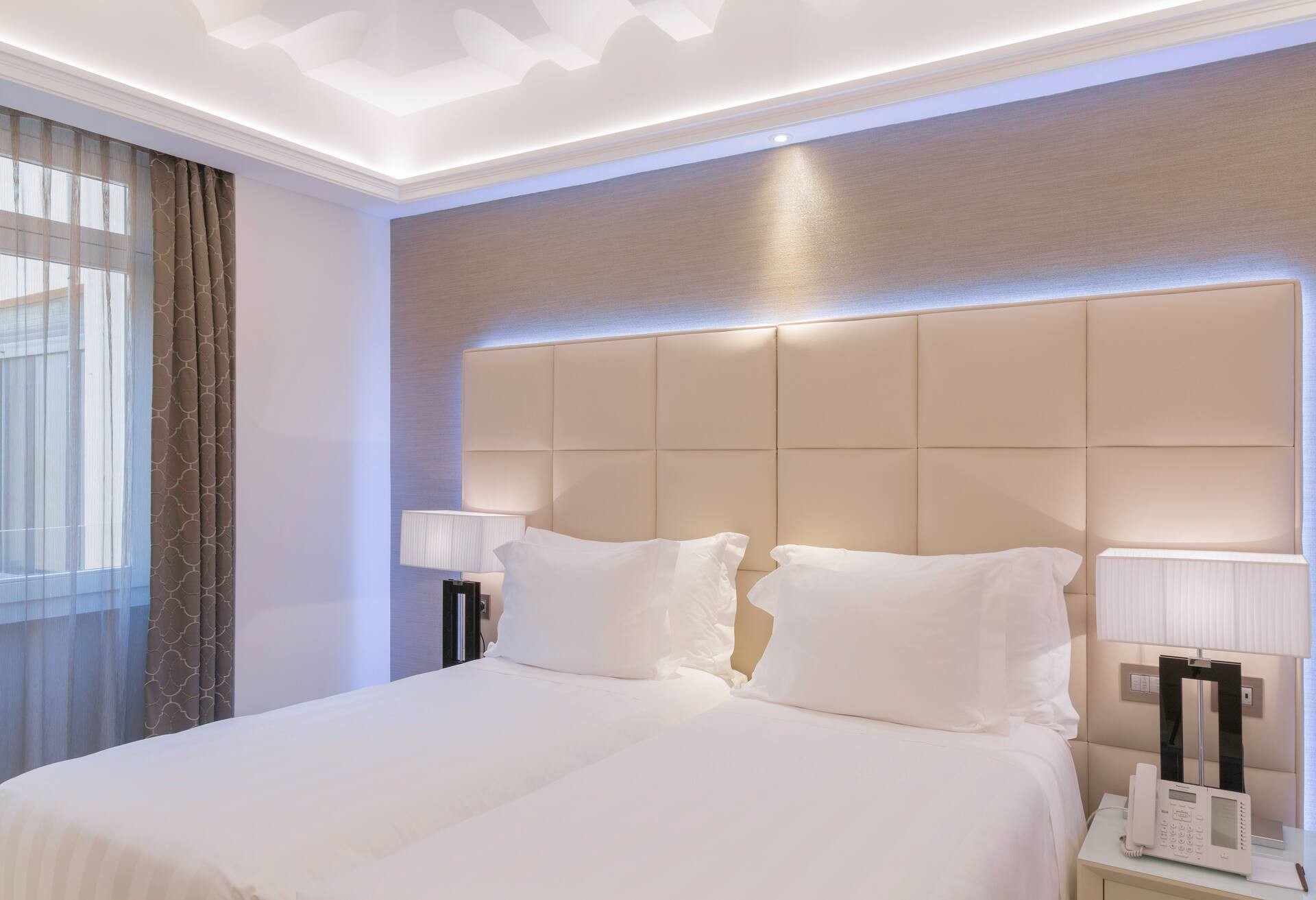 Twin Deluxe Room