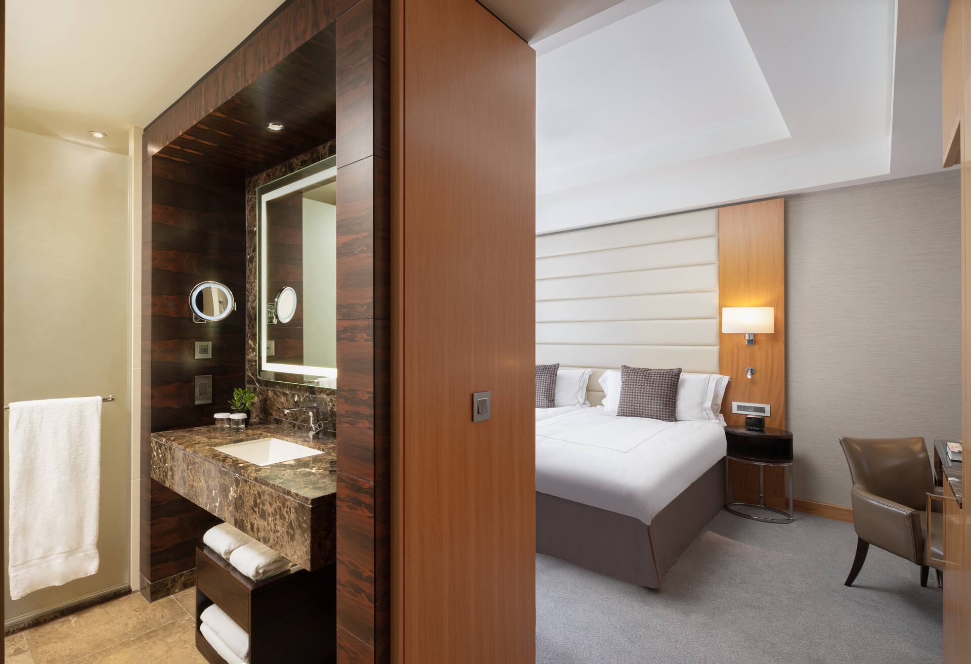 Twin Deluxe Room