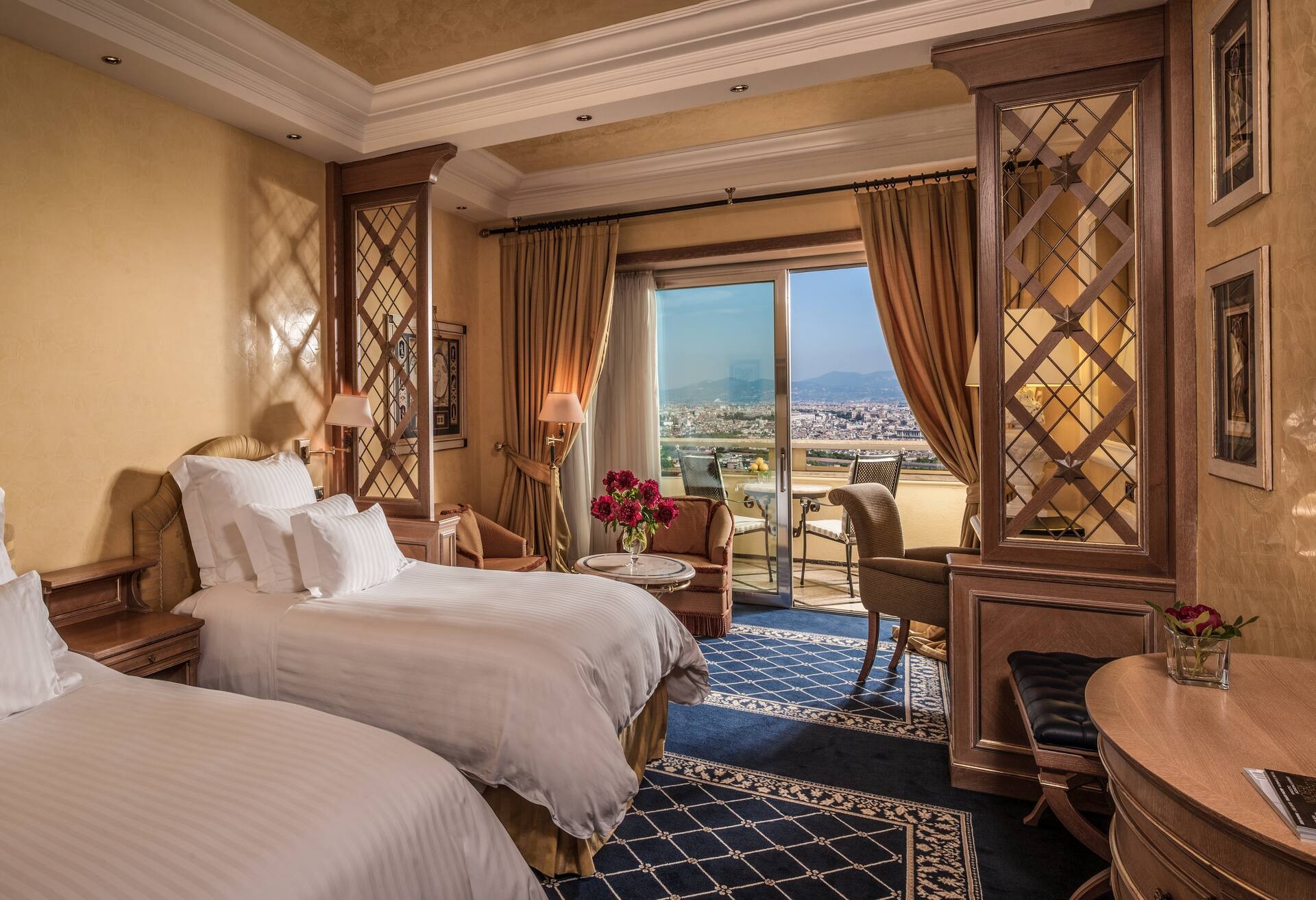 2 Twin Beds Imperial Room with Rome View