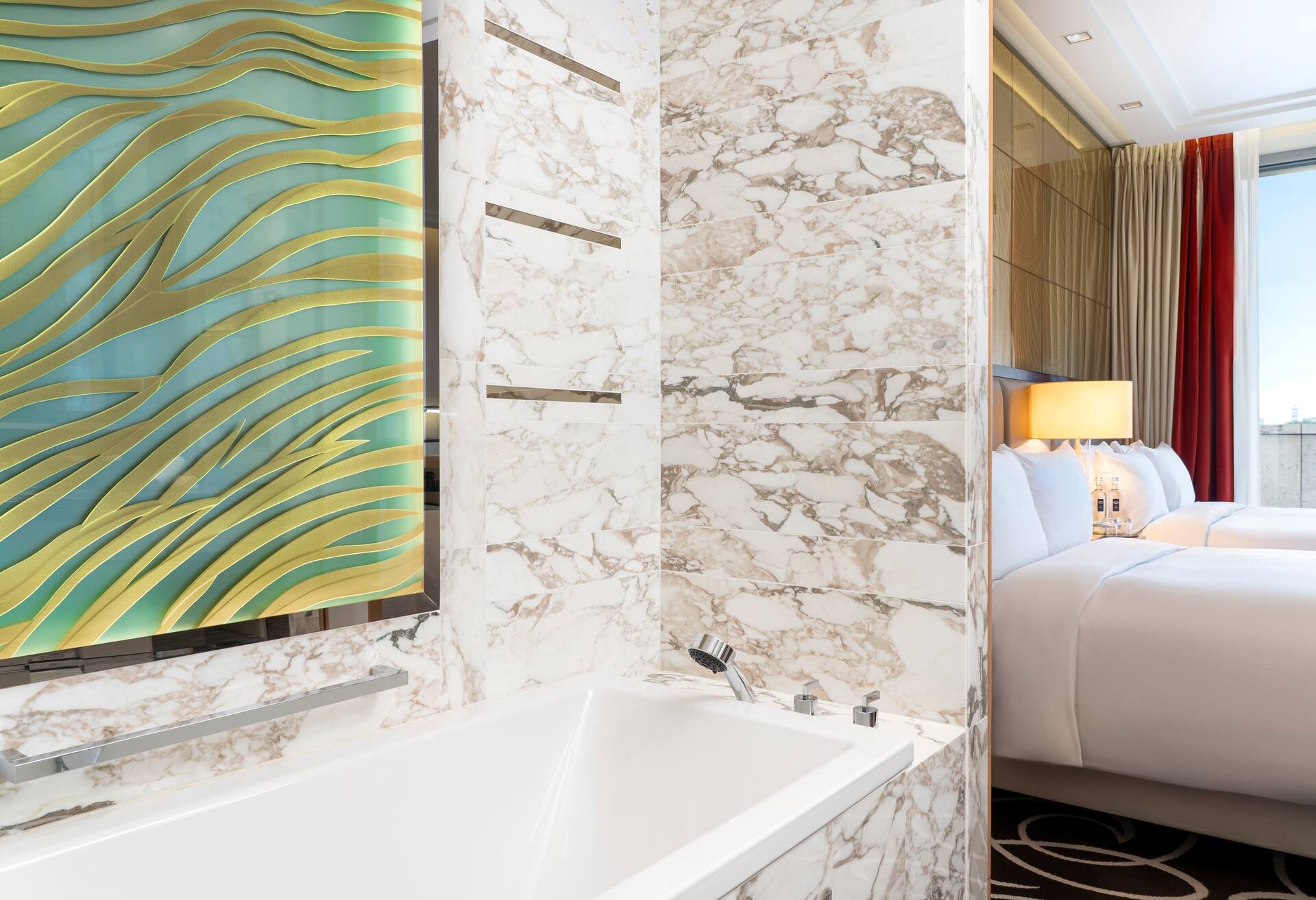 Twin Deluxe Room thumbnail 6