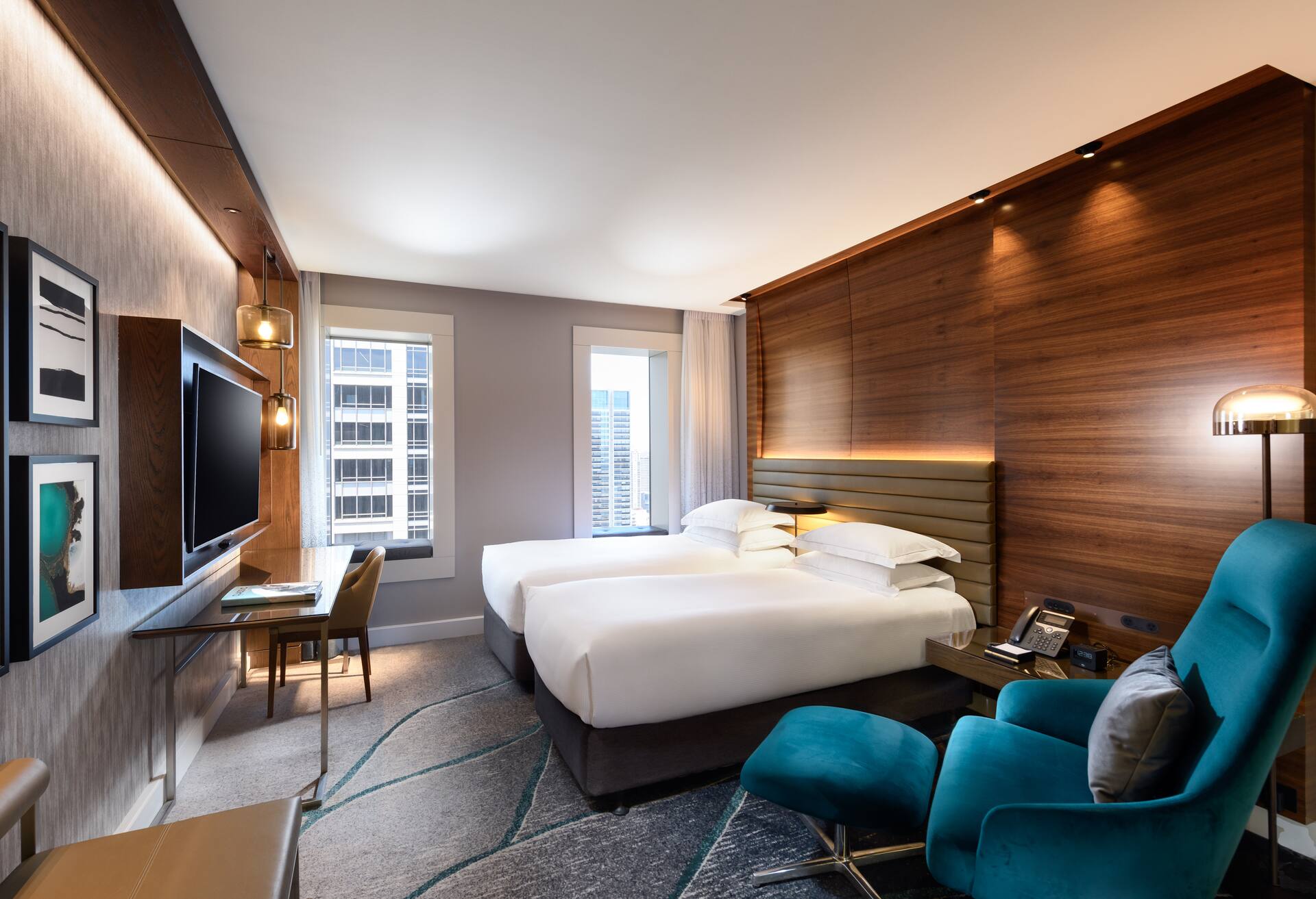Twin Deluxe Room thumbnail 5