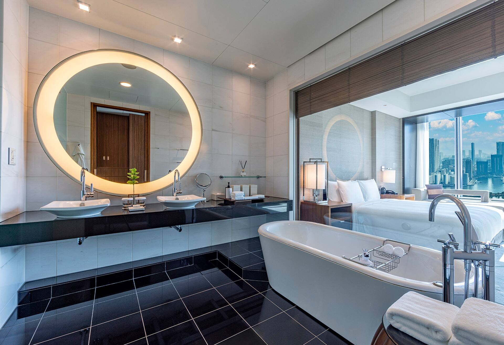 Two Bedroom Deluxe Suite thumbnail 5