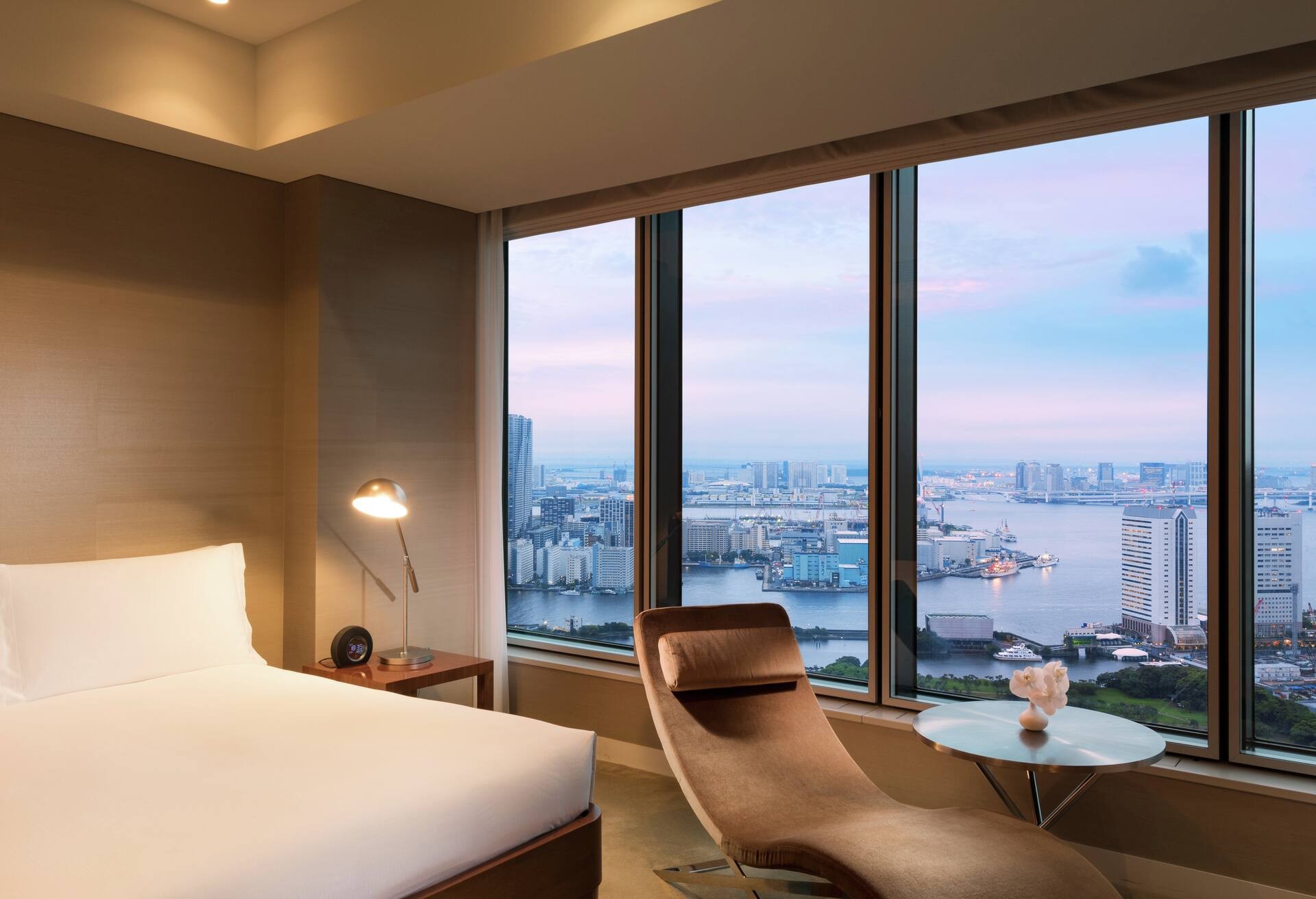 Two Bedroom Deluxe Suite thumbnail 5