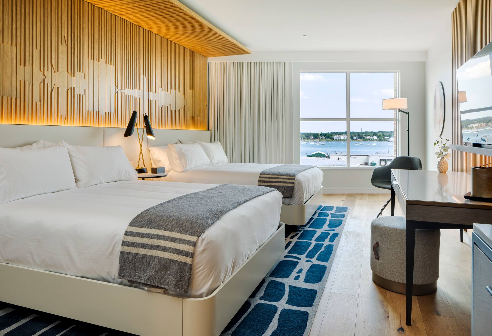 2 Queen Bed Waterfront View Room