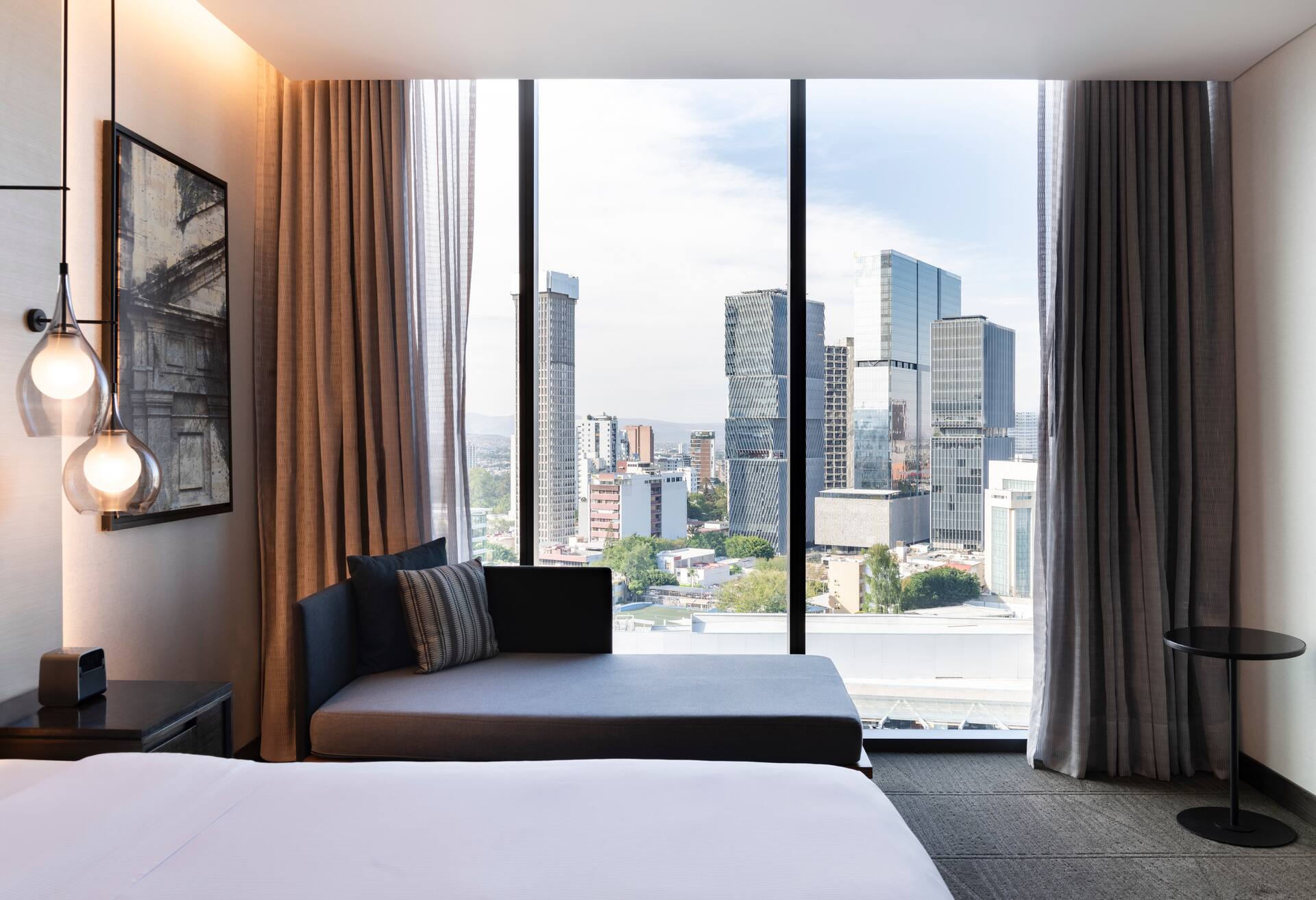 Available room thumbnail 6