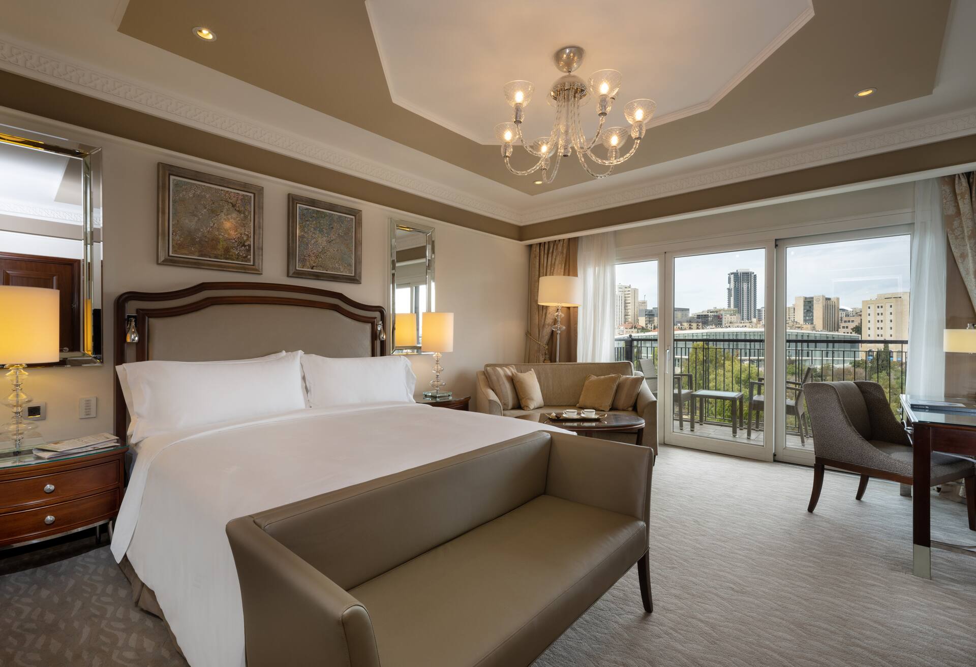 Deluxe King Room with Balcony photo 1