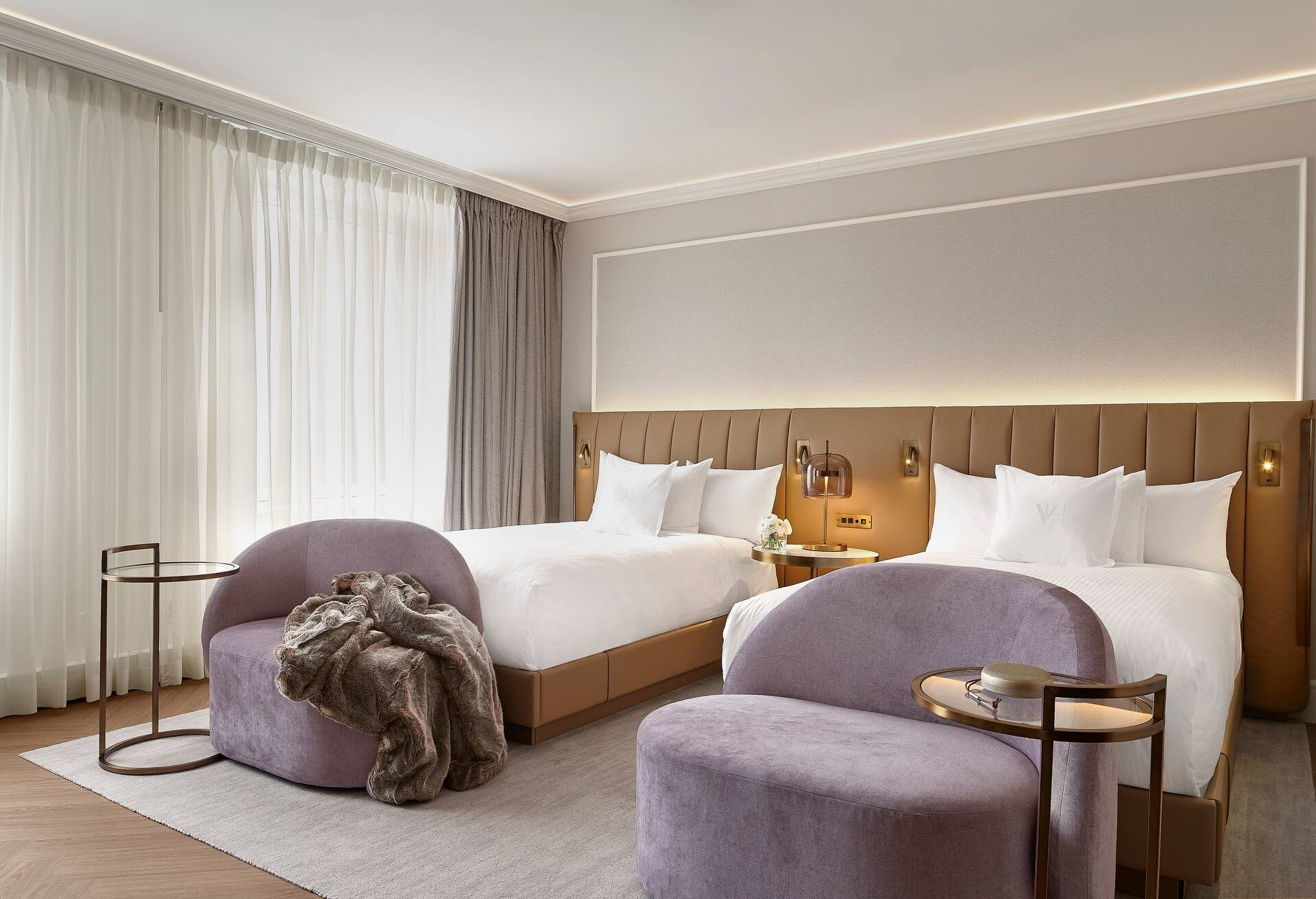 2 Double Beds