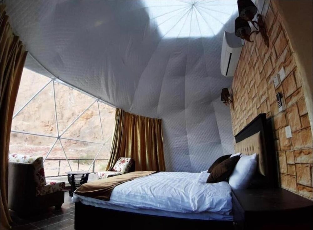 Deluxe Tent (Bubble)