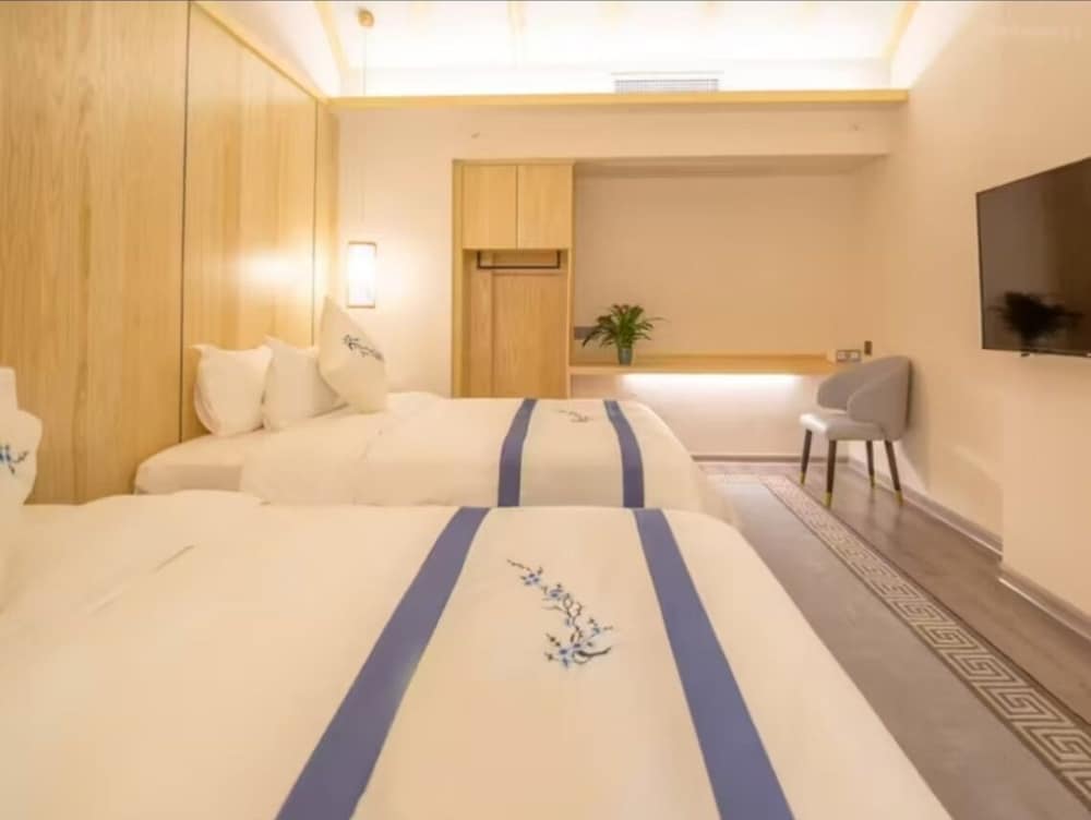 Basic Double Room photo 2
