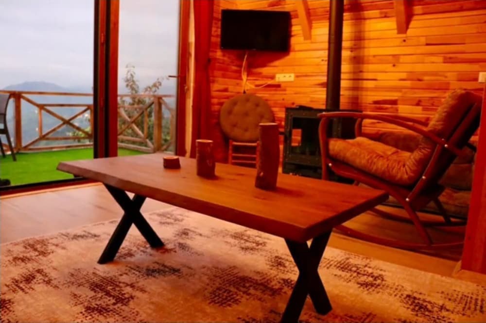 Basic Bungalow, Sea View
