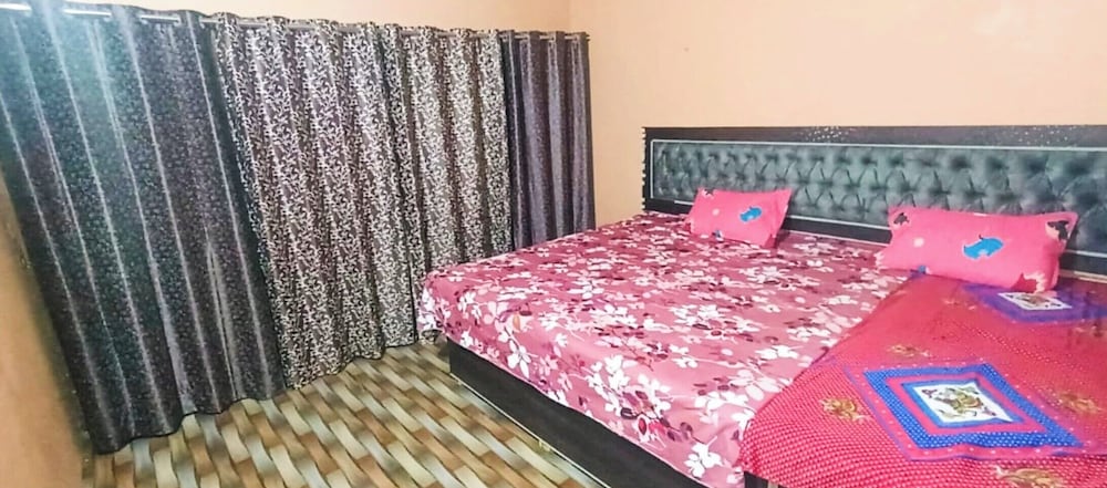 Deluxe Triple Room, City View photo 2
