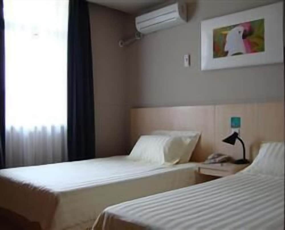Standard Room photo 1