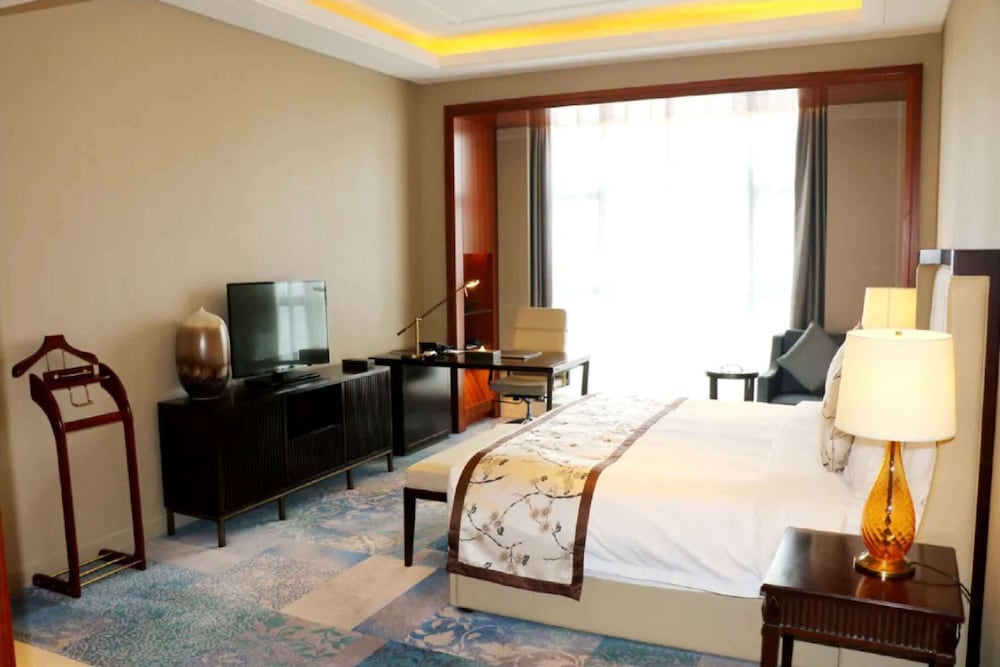 Family Suite, Non Smoking (Deluxe Family Suite) photo 1
