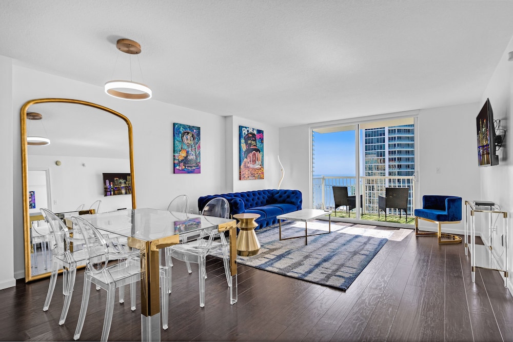 Apartment photo 1