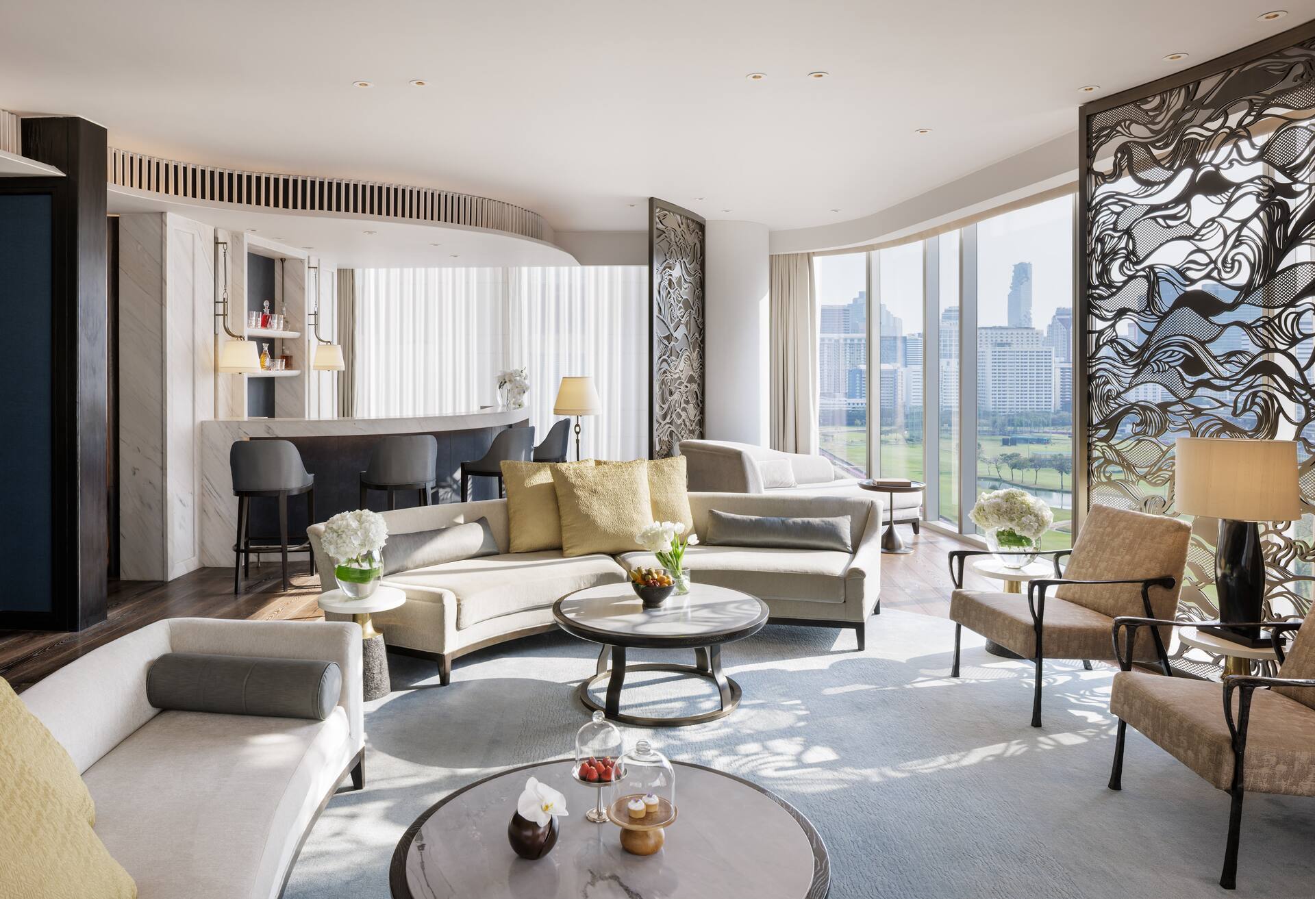 King Two Bedroom Royal Suite thumbnail 5