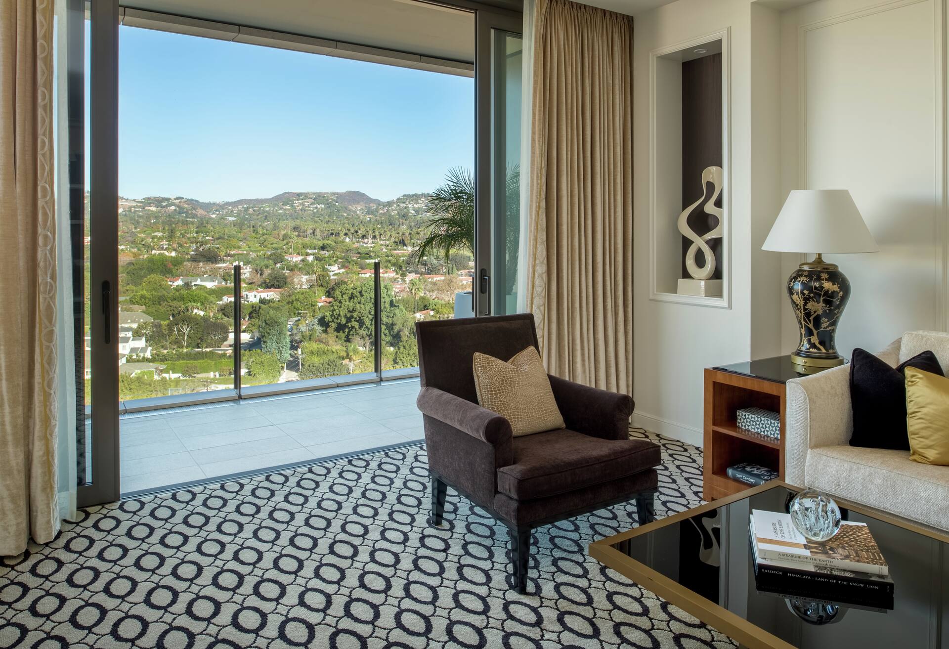 Hollywood Suite with Terrace and View