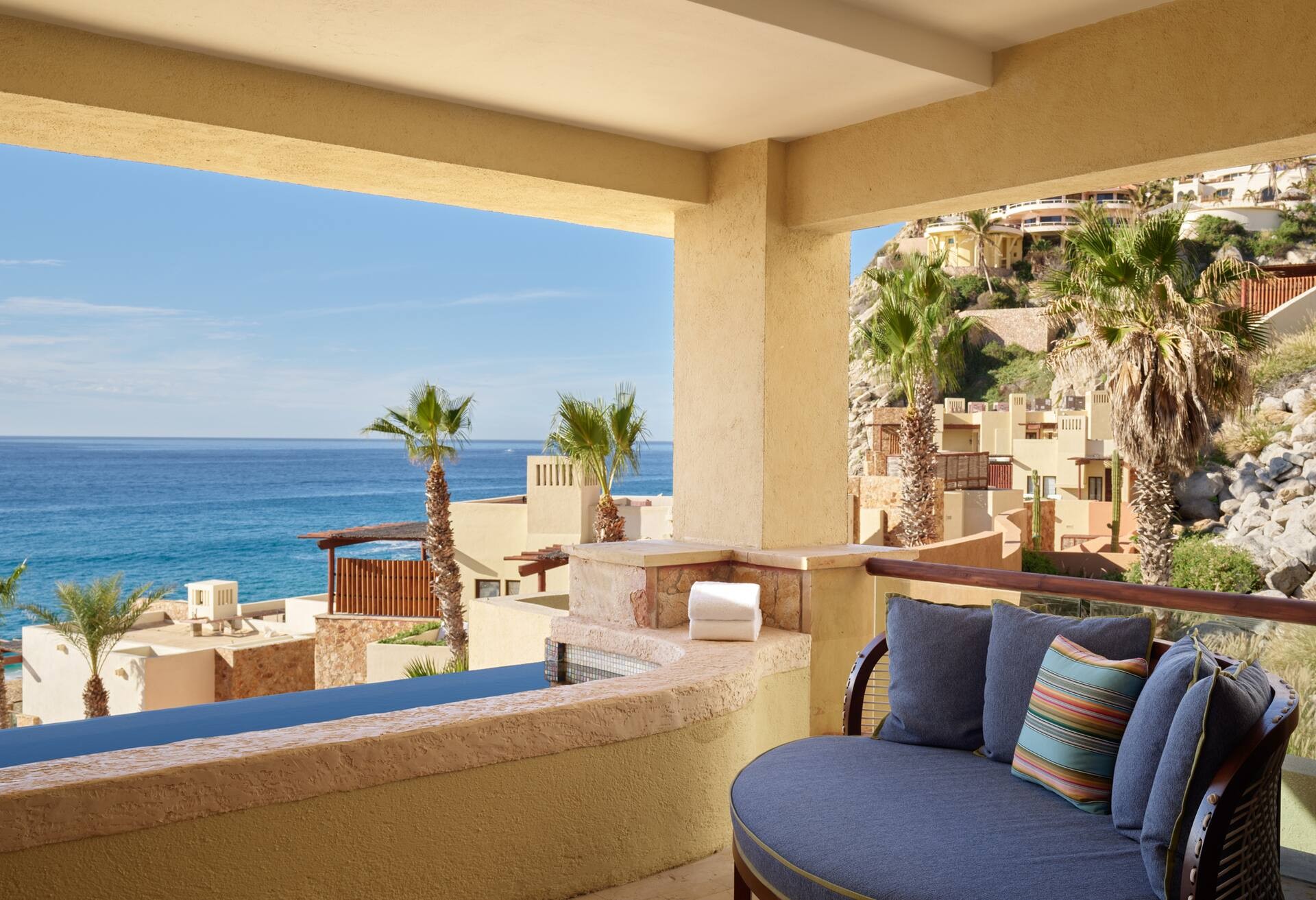 King Corner Ocean View with Plunge Pool