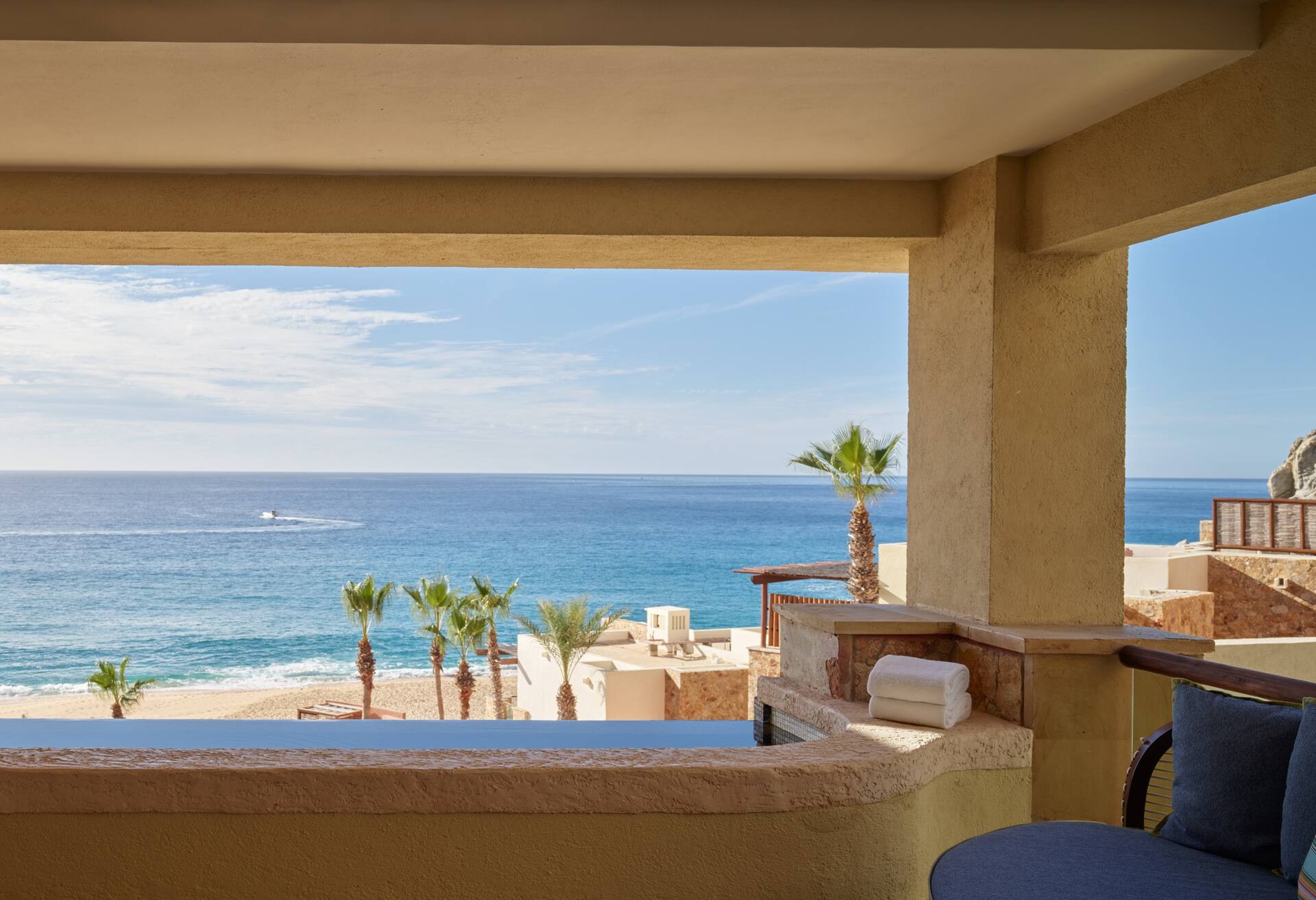 King Corner Ocean View with Plunge Pool