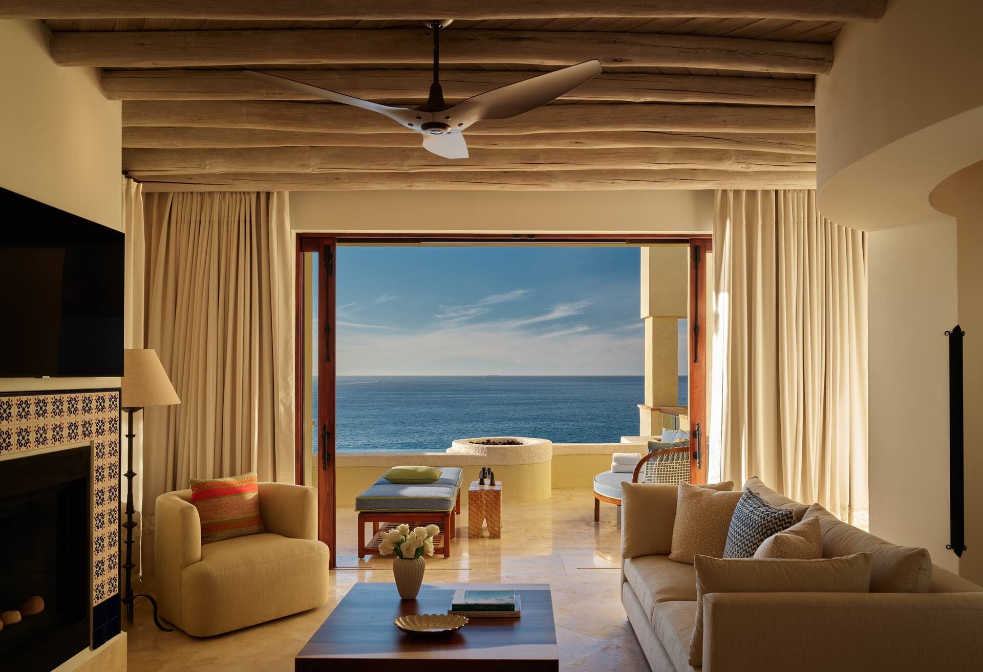 1 Bedroom Estrella Suite with Plunge Pool