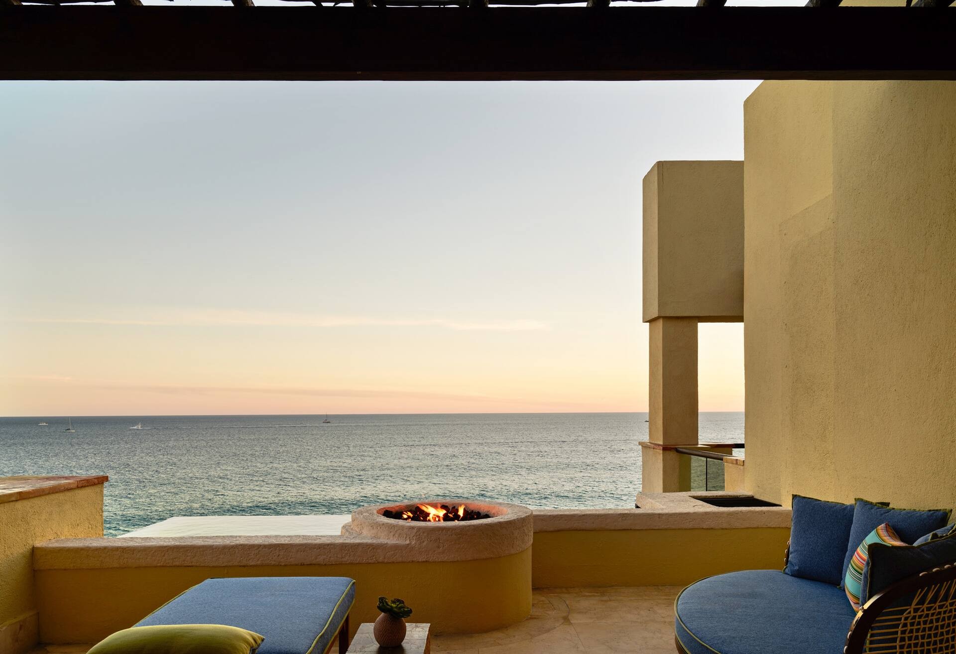 1 Bedroom Estrella Suite with Plunge Pool