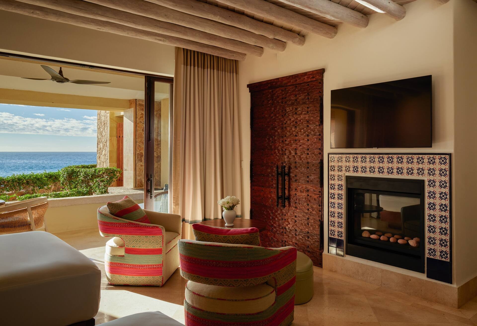 2 Queens Coastal View with Plunge Pool