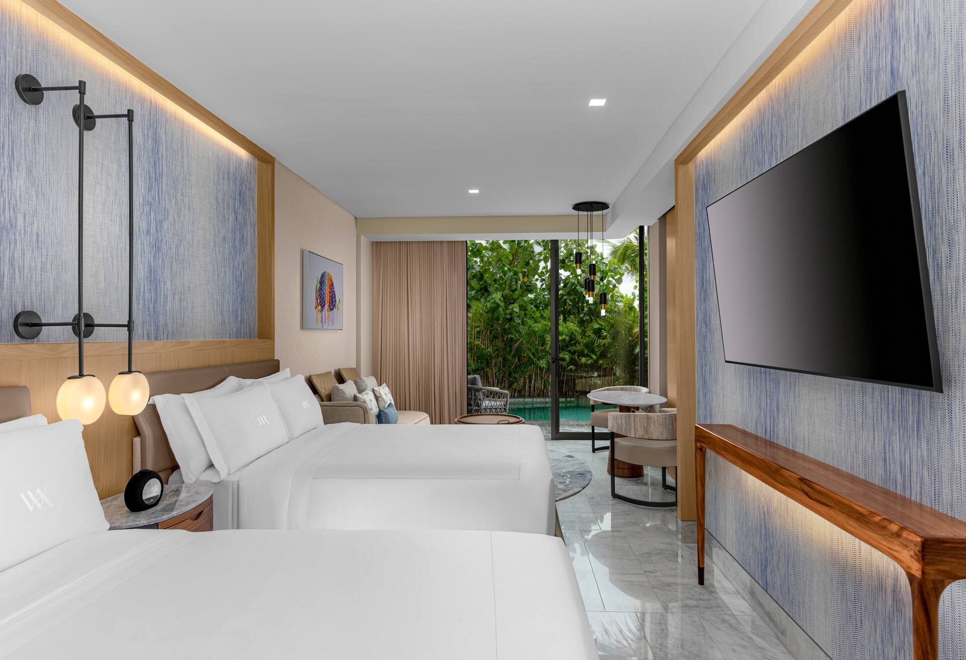 Swim up Pool 2 Queen Bed Guestroom