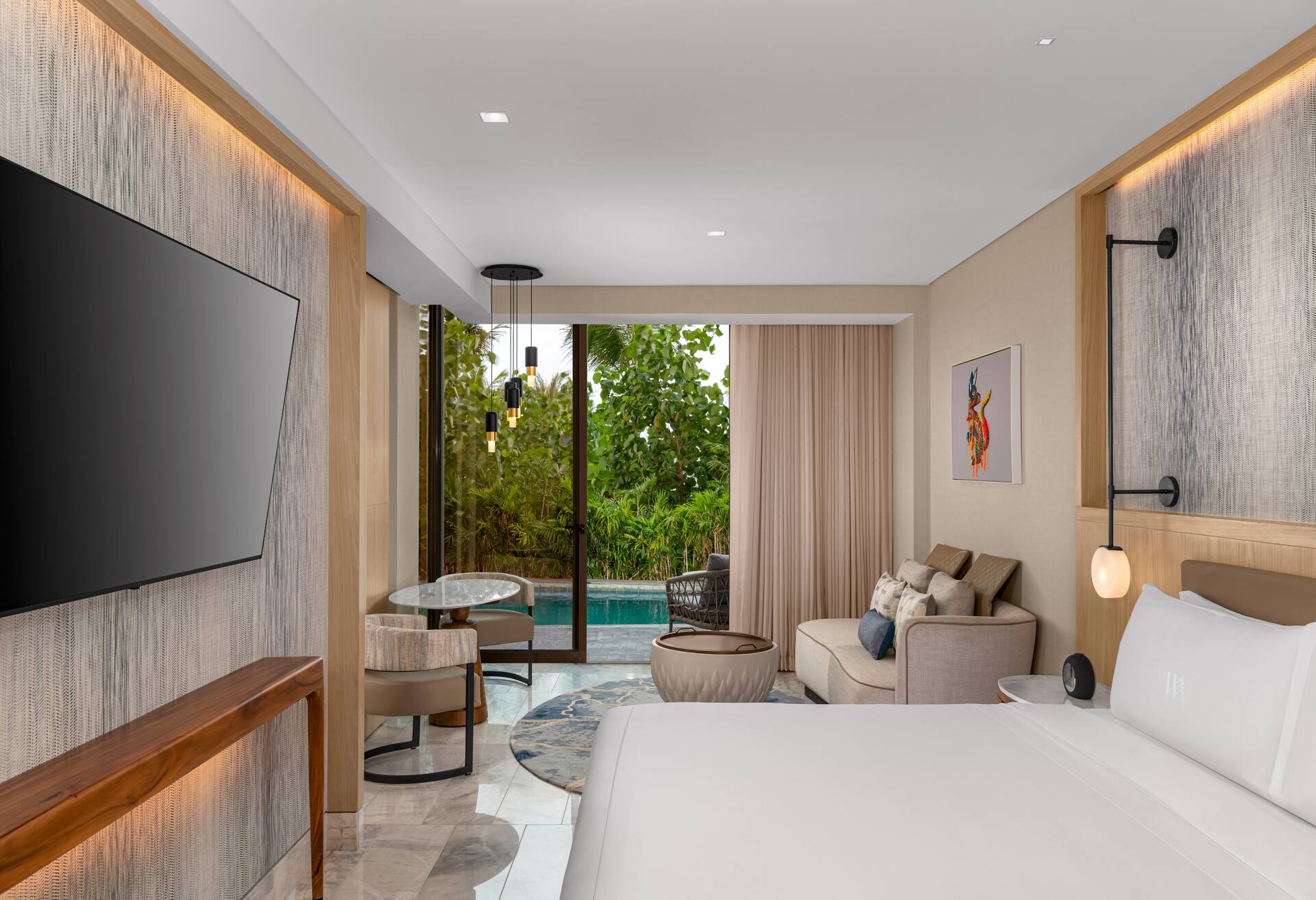 Swim up Pool 1 King Guestroom