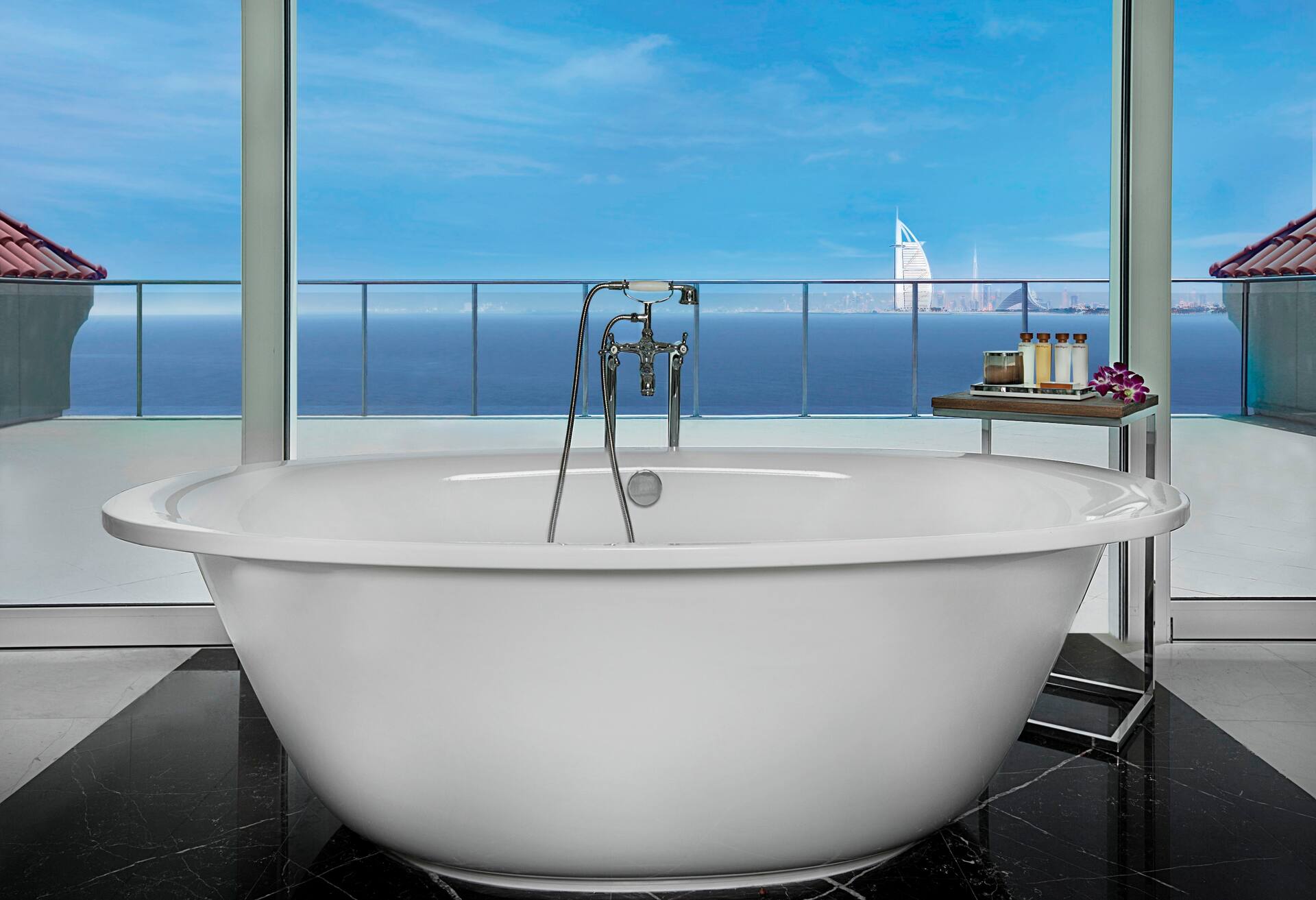 ROYAL SUITE